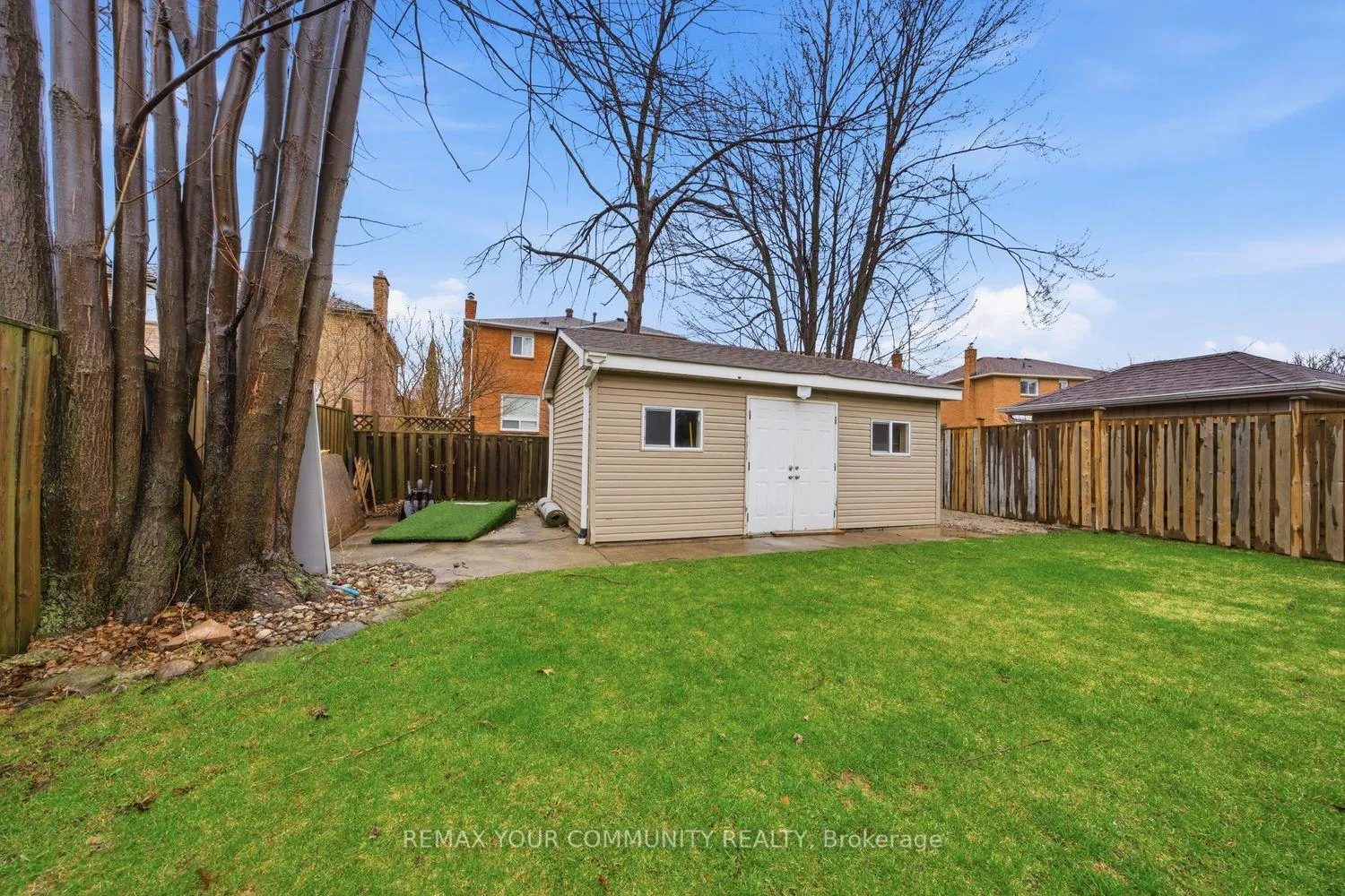 Photo 45 of 405 Searles Court, Mississauga, Hurontario — HOMEH