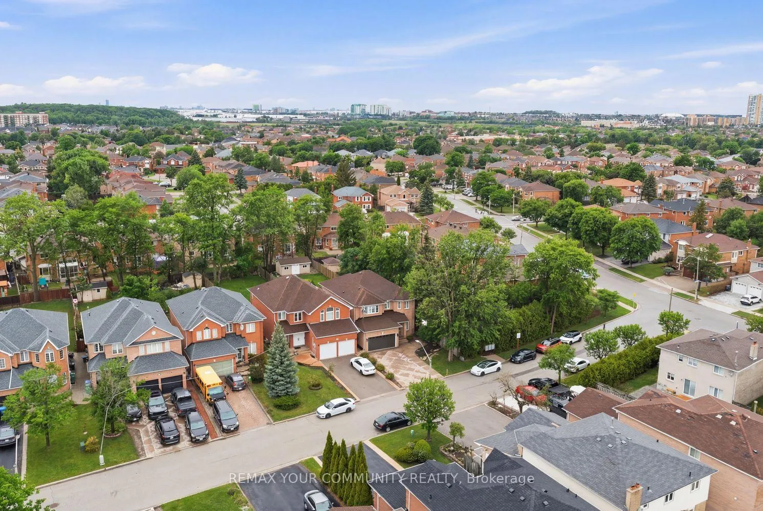 Photo 48 of 405 Searles Court, Mississauga, Hurontario — HOMEH