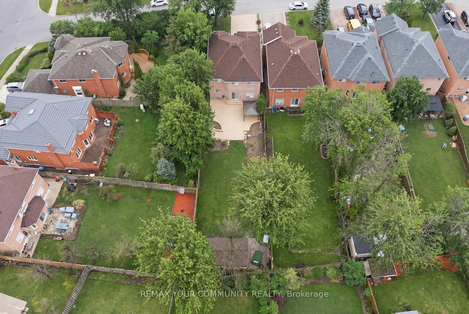 Photo 50 of 405 Searles Court, Mississauga, Hurontario — HOMEH