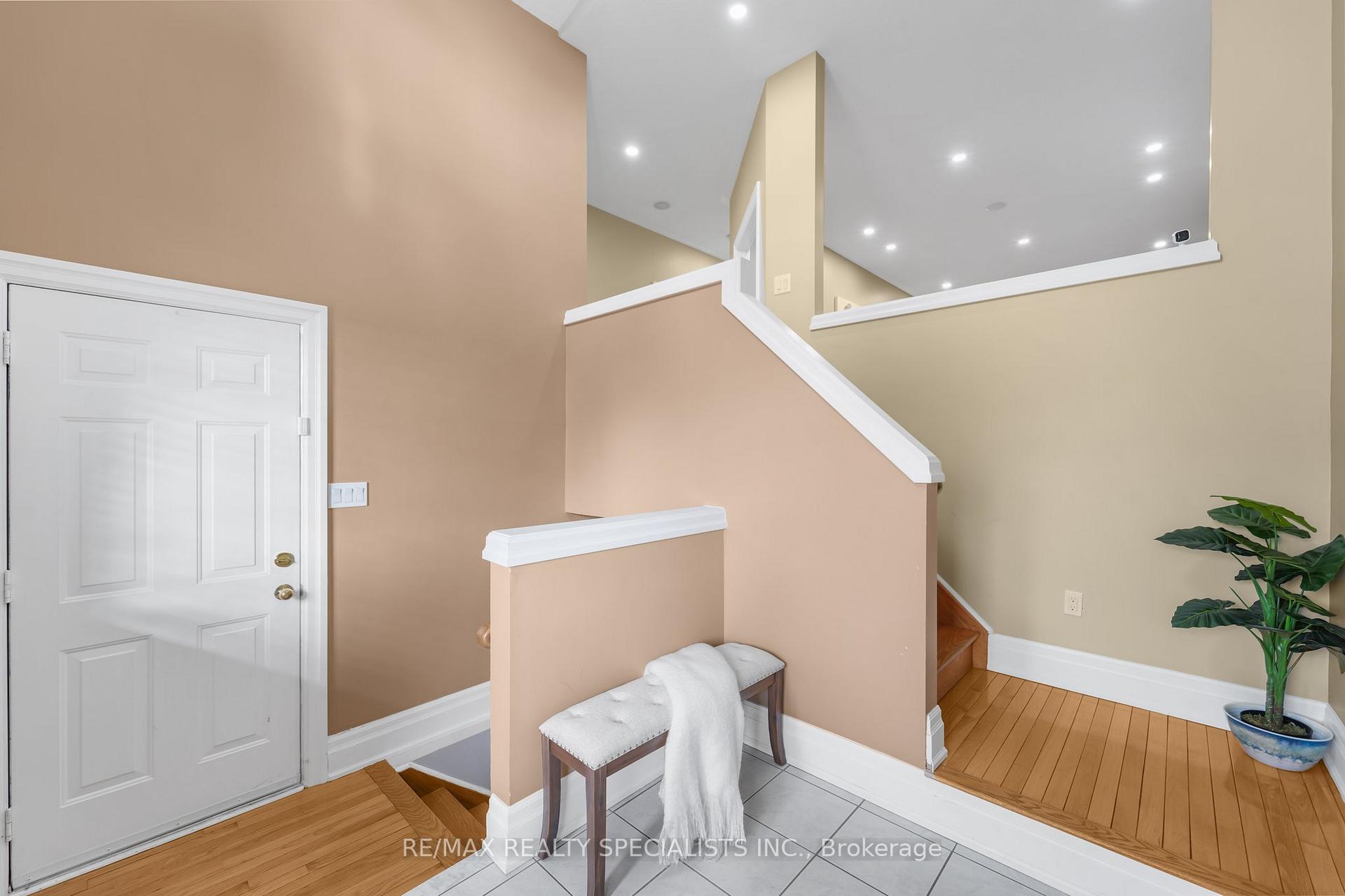 Photo 8 of 73 Baybrook Road, Brampton, Snelgrove — HOMEH