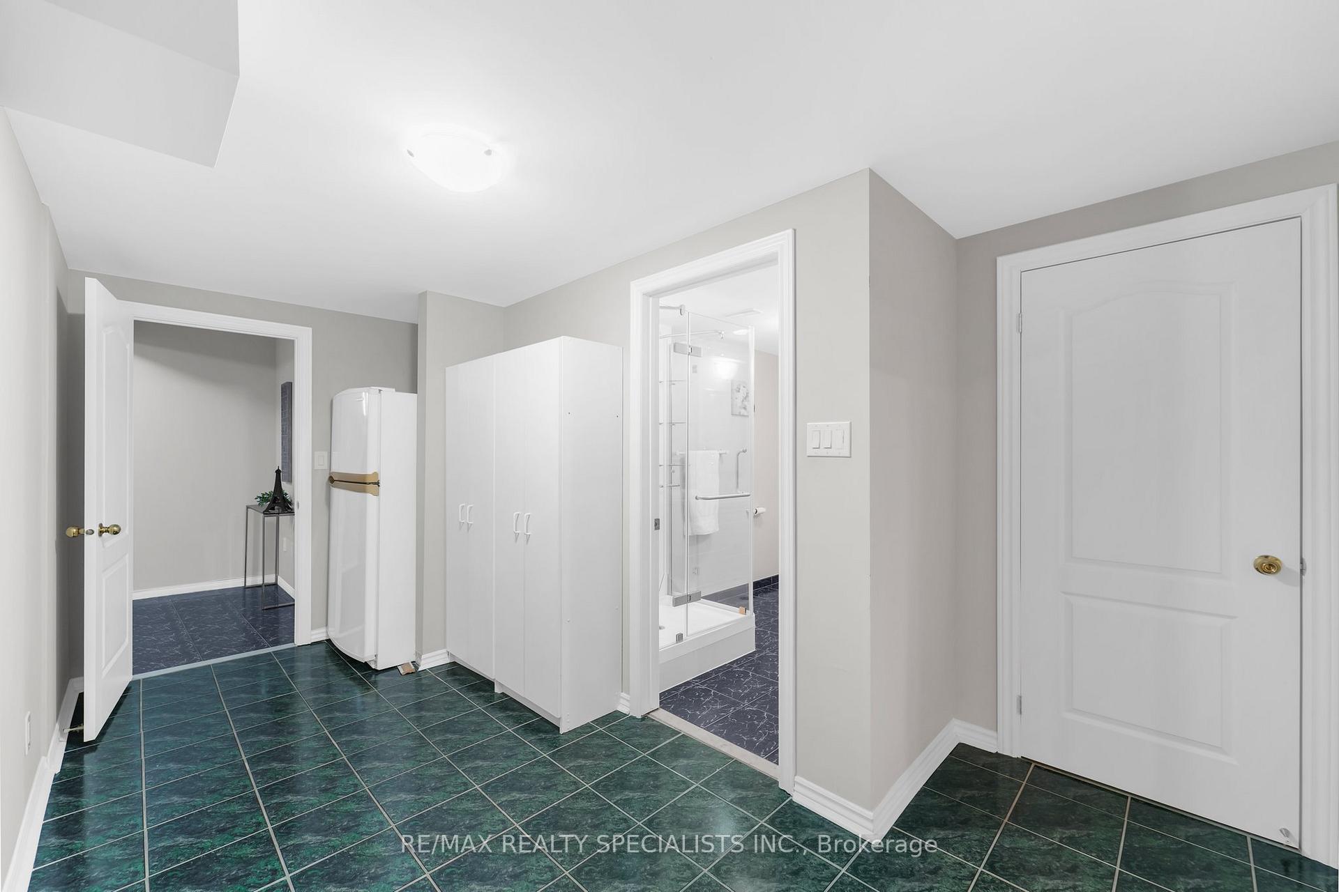Photo 34 of 73 Baybrook Road, Brampton, Snelgrove — HOMEH