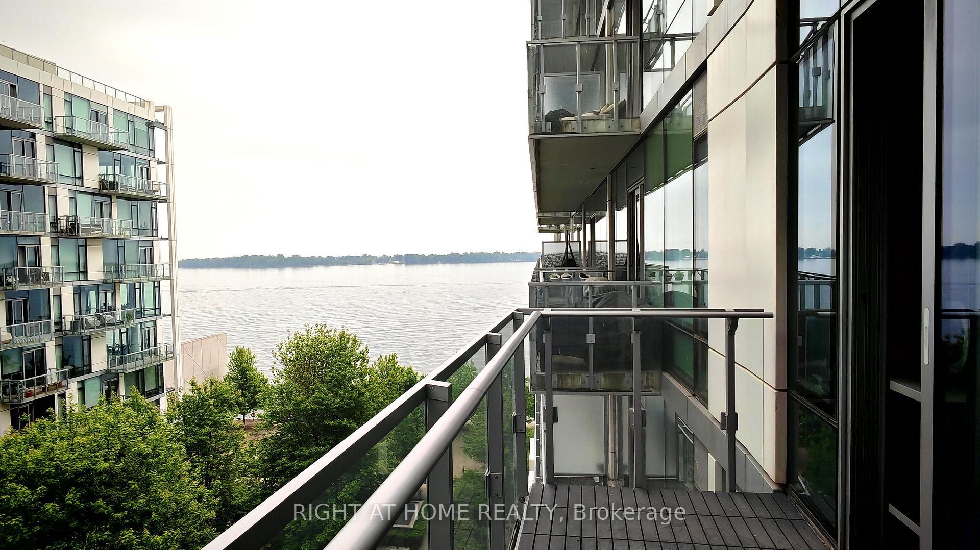 Photo 2 of Unit 718, 39 Queens Quay E, Toronto, Waterfront Communities — HOMEH