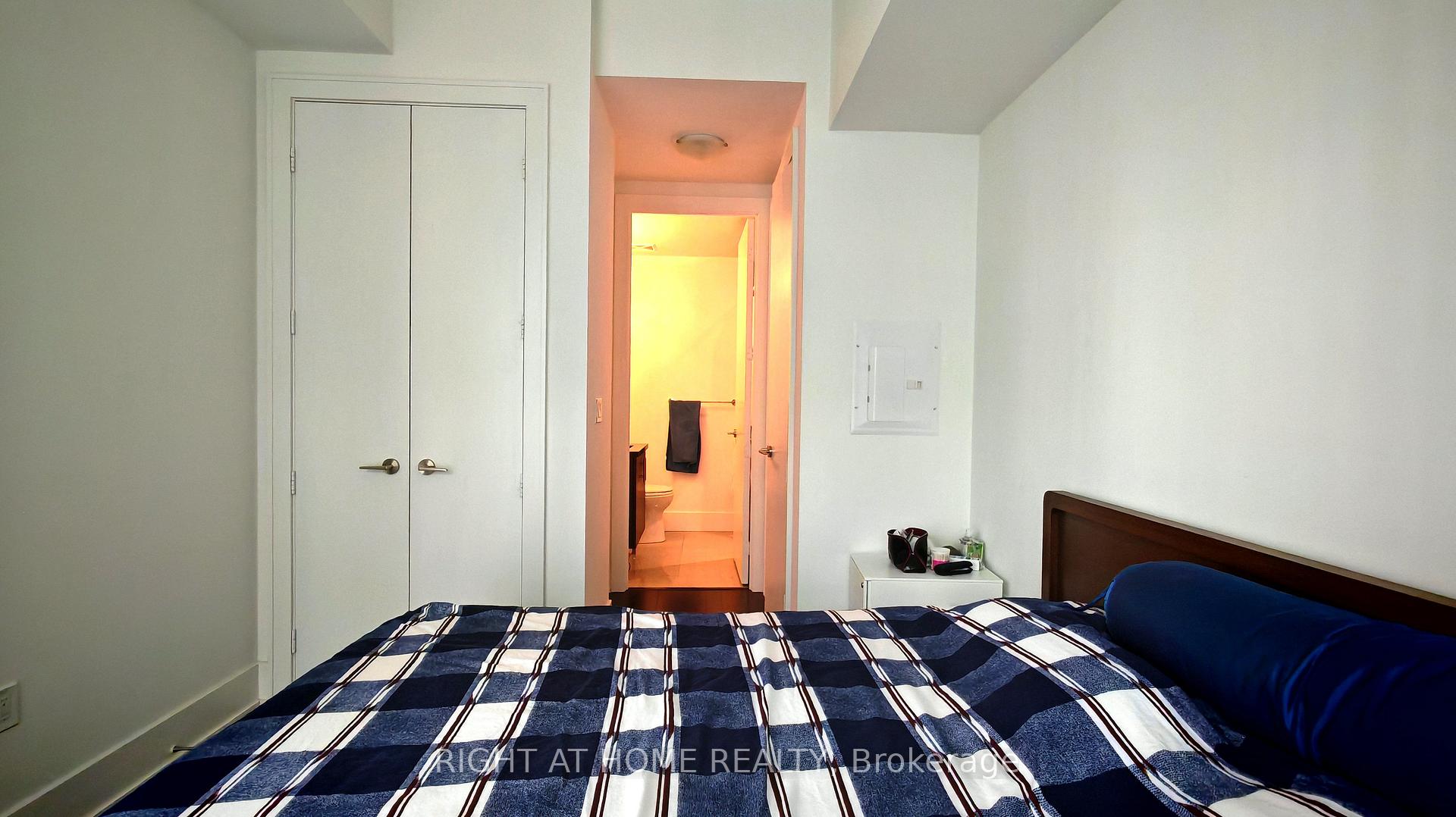 Photo 6 of Unit 718, 39 Queens Quay E, Toronto, Waterfront Communities — HOMEH