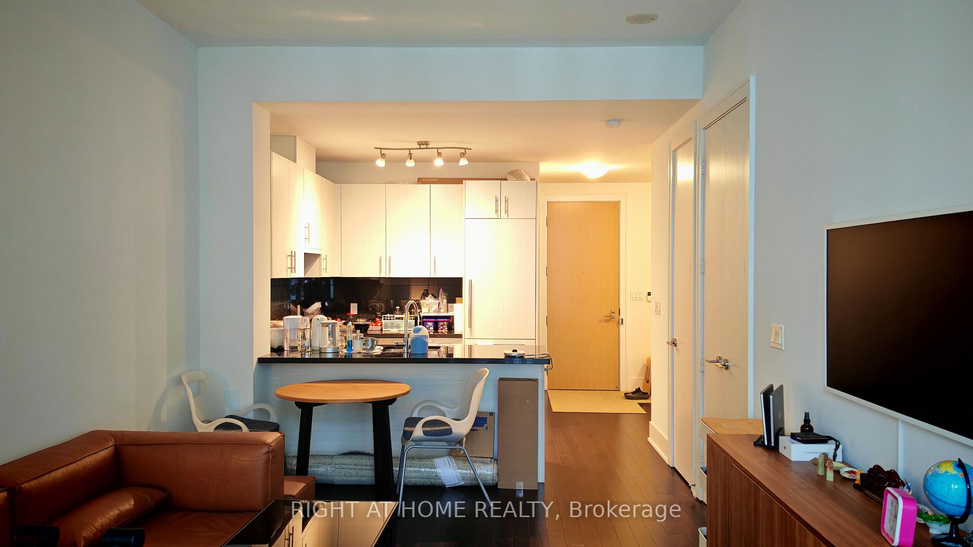 Photo 7 of Unit 718, 39 Queens Quay E, Toronto, Waterfront Communities — HOMEH