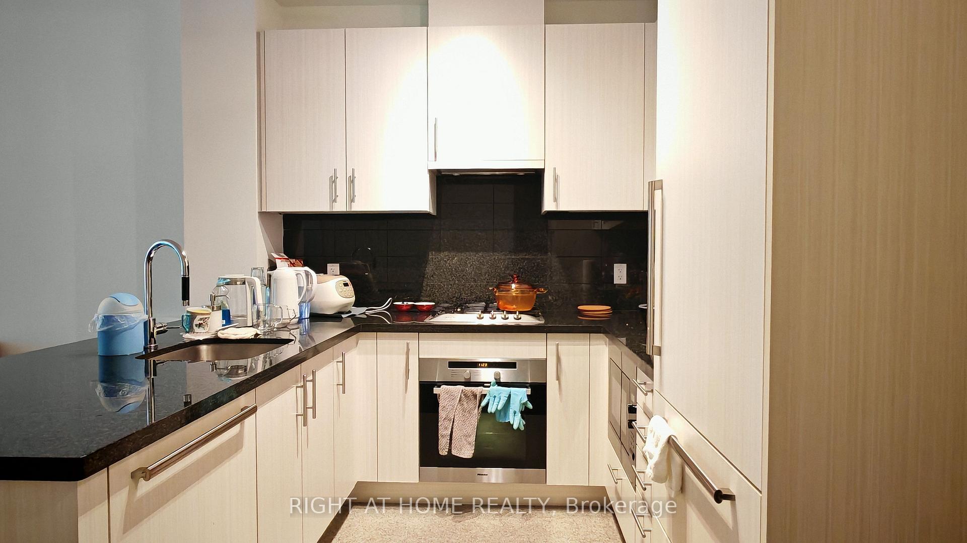 Photo 8 of Unit 718, 39 Queens Quay E, Toronto, Waterfront Communities — HOMEH