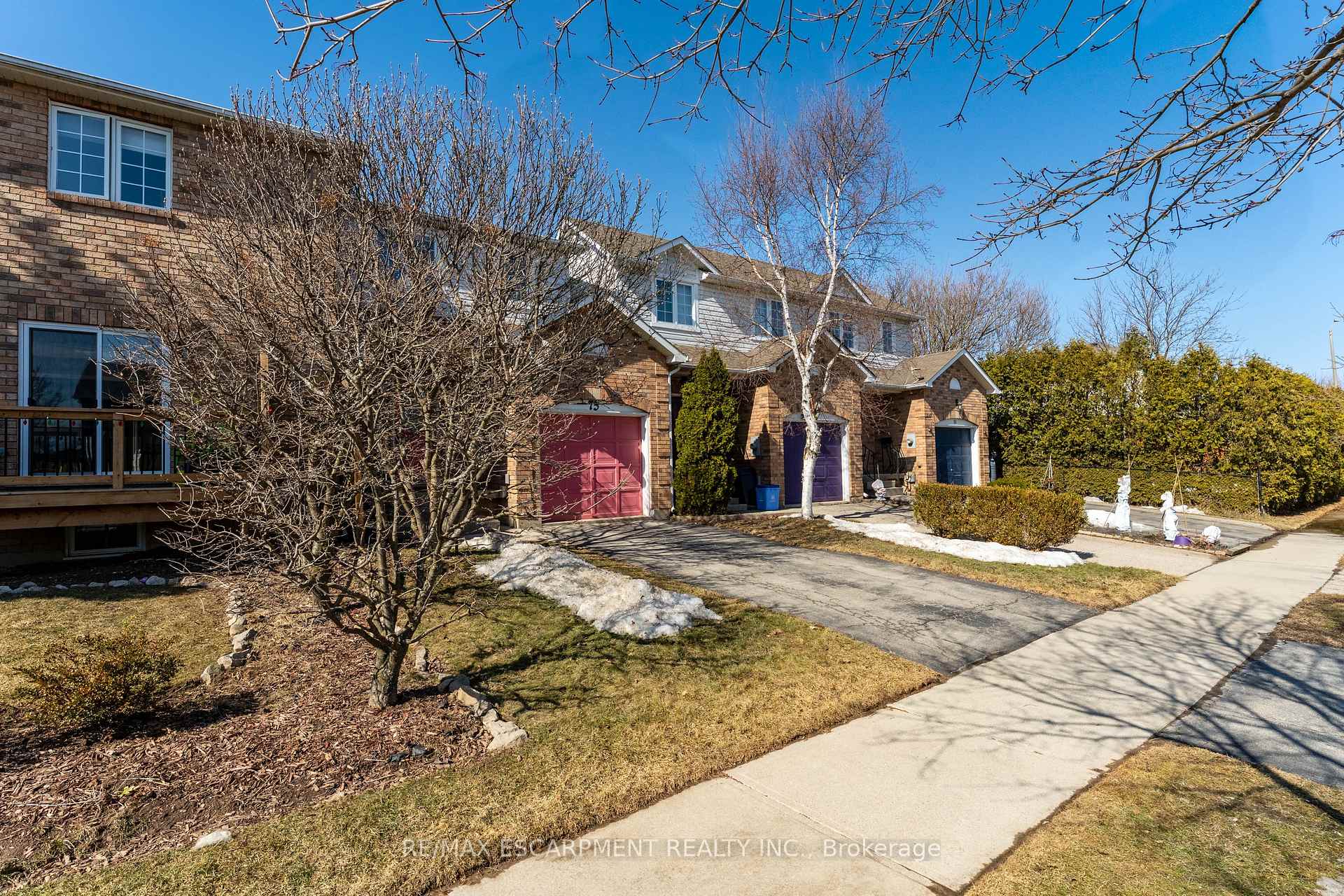 Photo 2 of 75 Kildonan Crescent, Hamilton, Waterdown — HOMEH