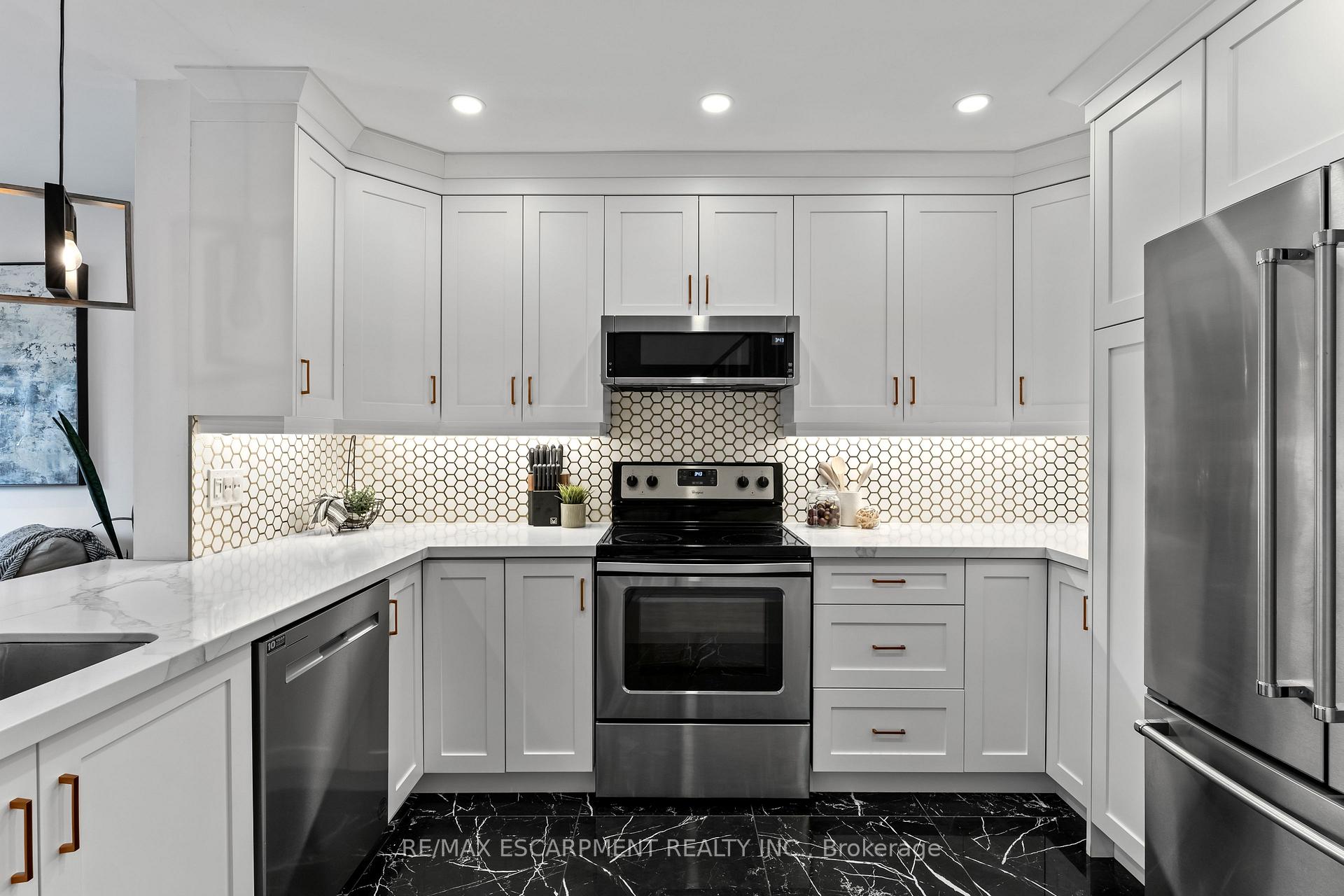 Photo 11 of 75 Kildonan Crescent, Hamilton, Waterdown — HOMEH
