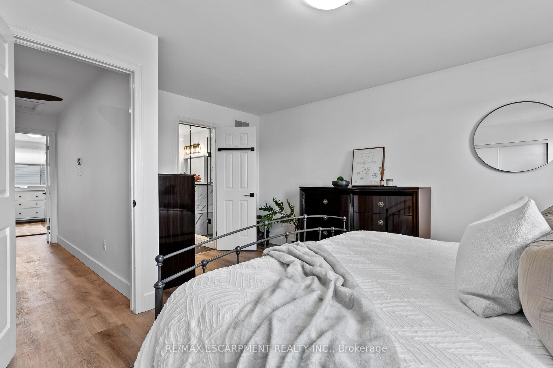 Photo 18 of 75 Kildonan Crescent, Hamilton, Waterdown — HOMEH