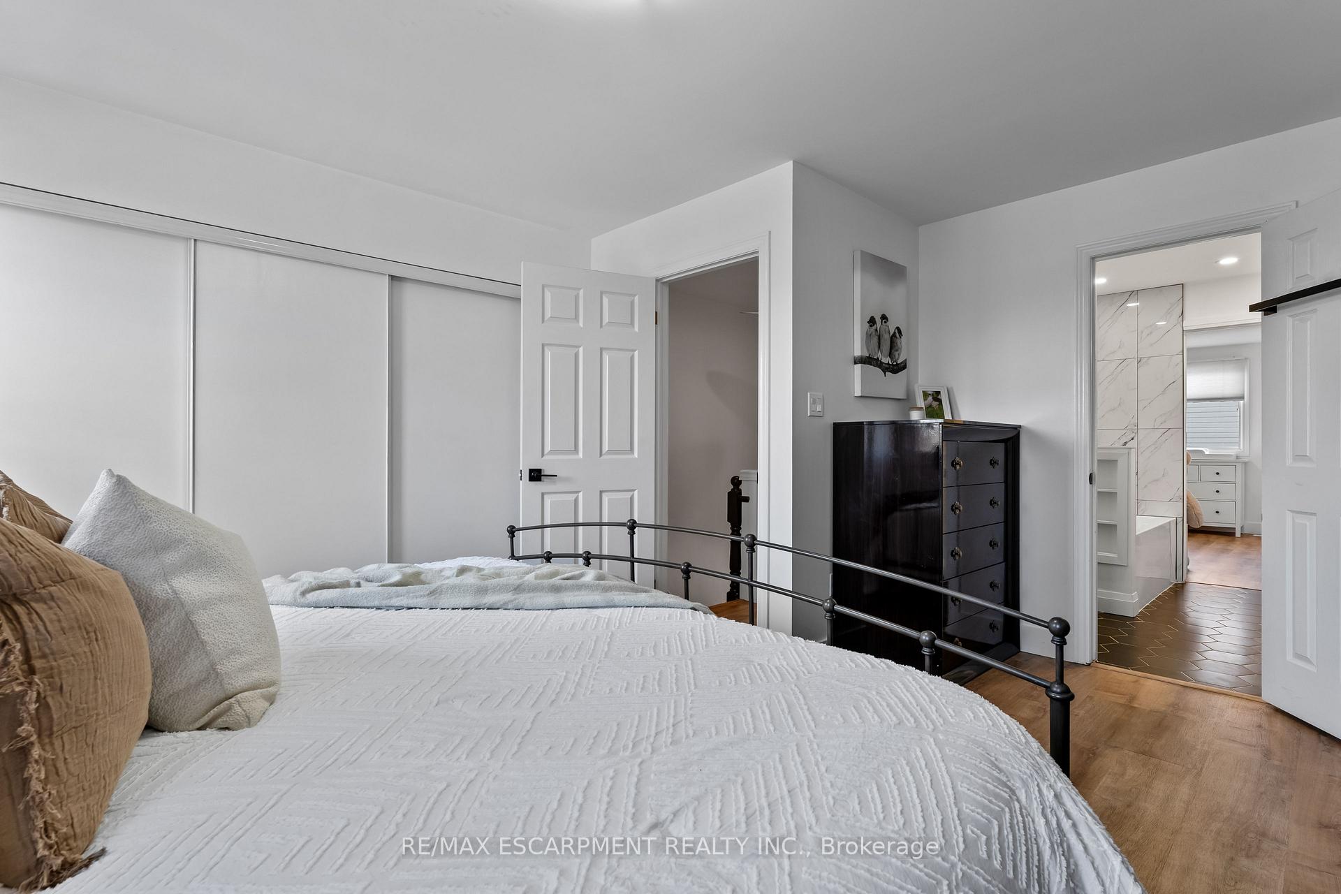 Photo 20 of 75 Kildonan Crescent, Hamilton, Waterdown — HOMEH