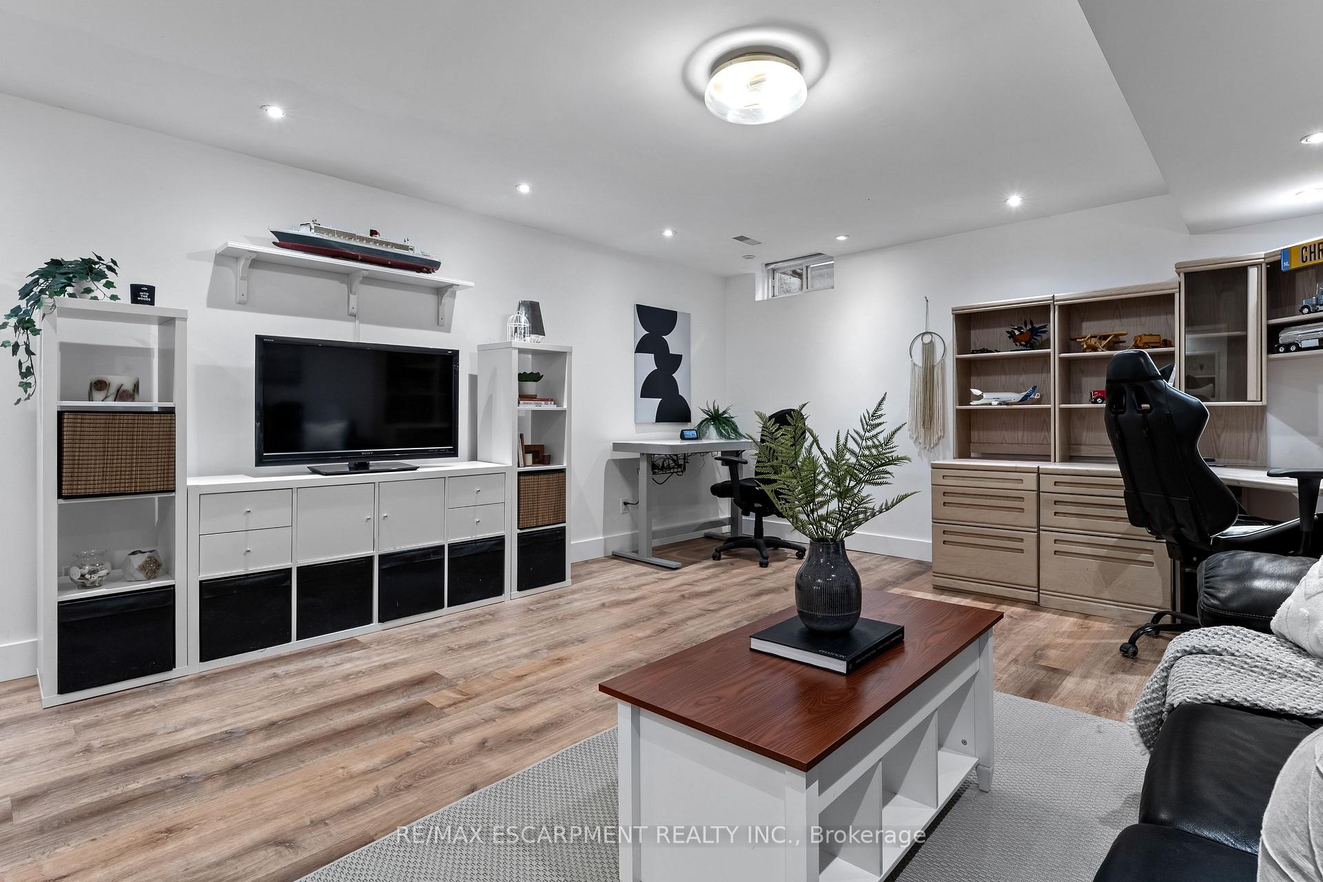 Photo 32 of 75 Kildonan Crescent, Hamilton, Waterdown — HOMEH