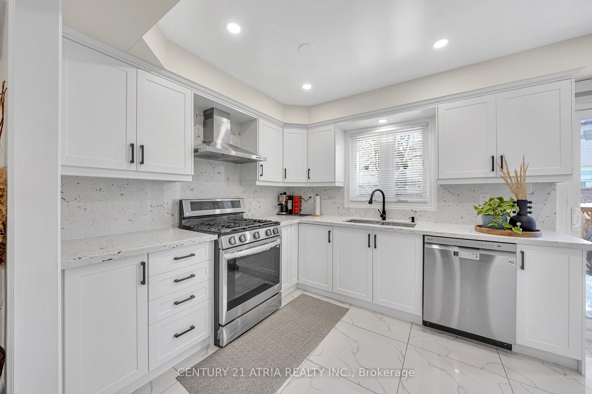 Photo 16 of 57 Carr Drive, Ajax, Central — HOMEH