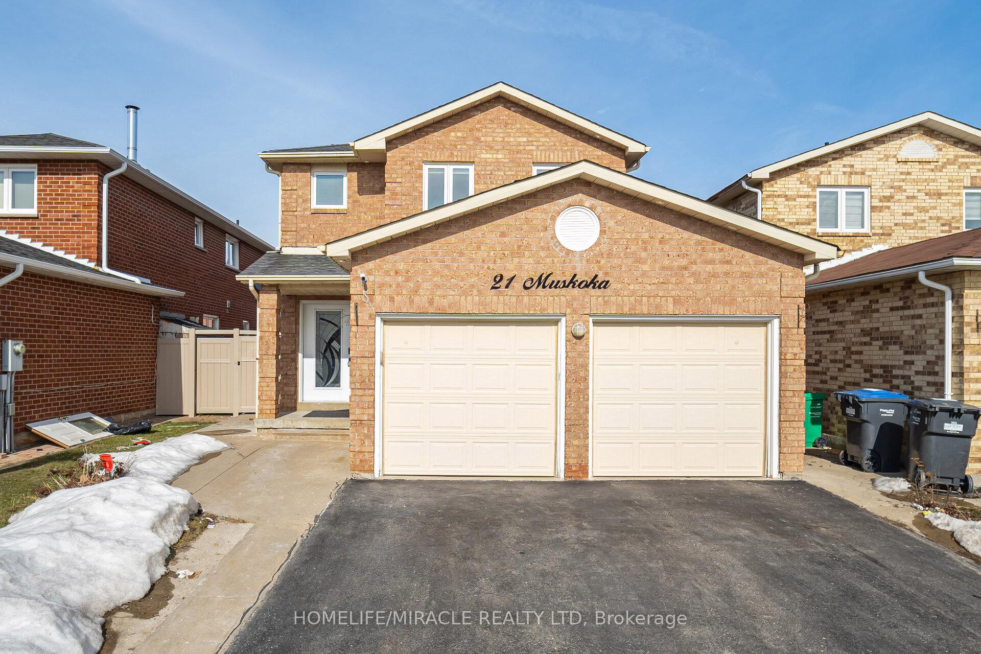 Front of 21 Muskoka Street
