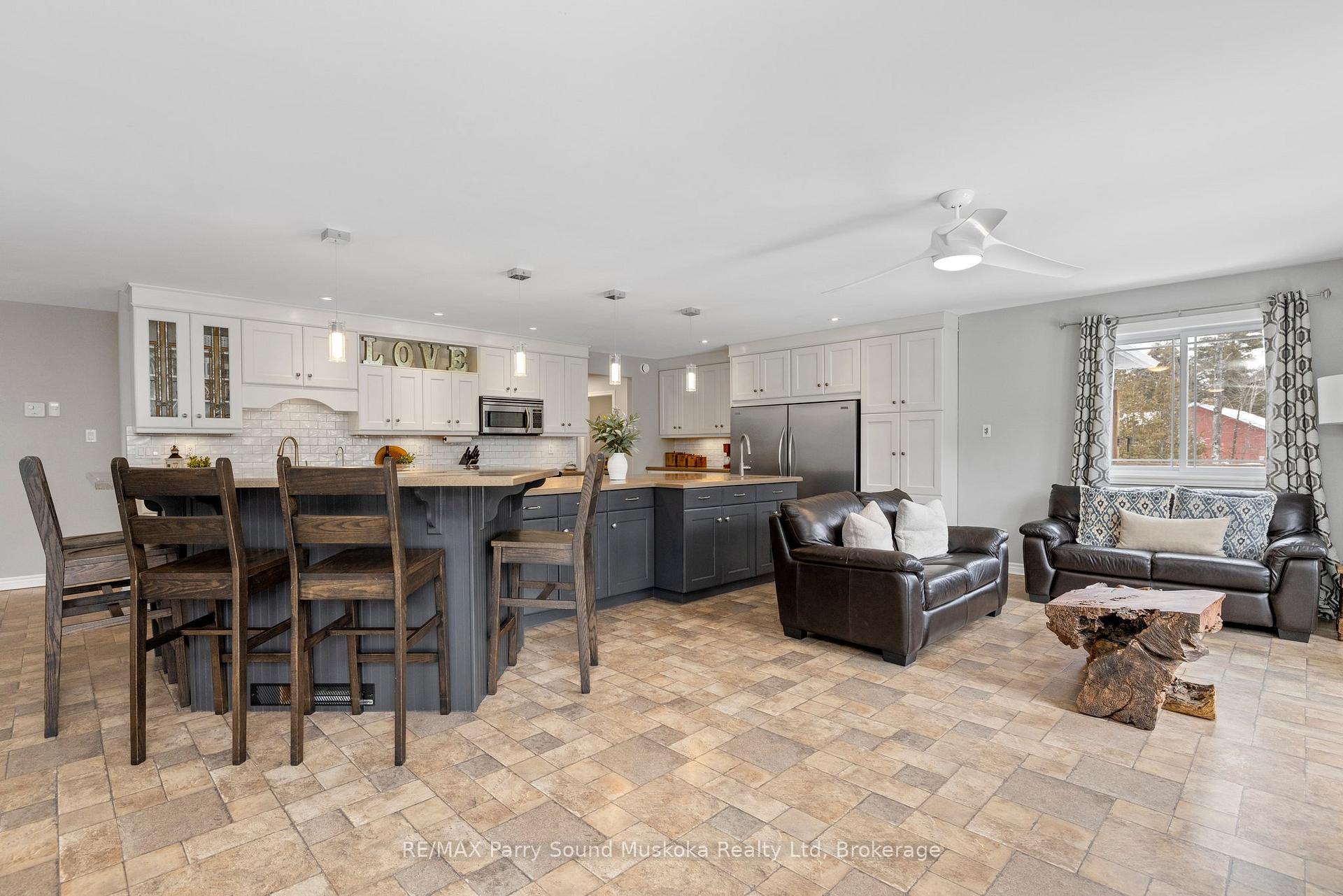 Photo 10 of 13 Lake Forest Drive, McDougall — HOMEH