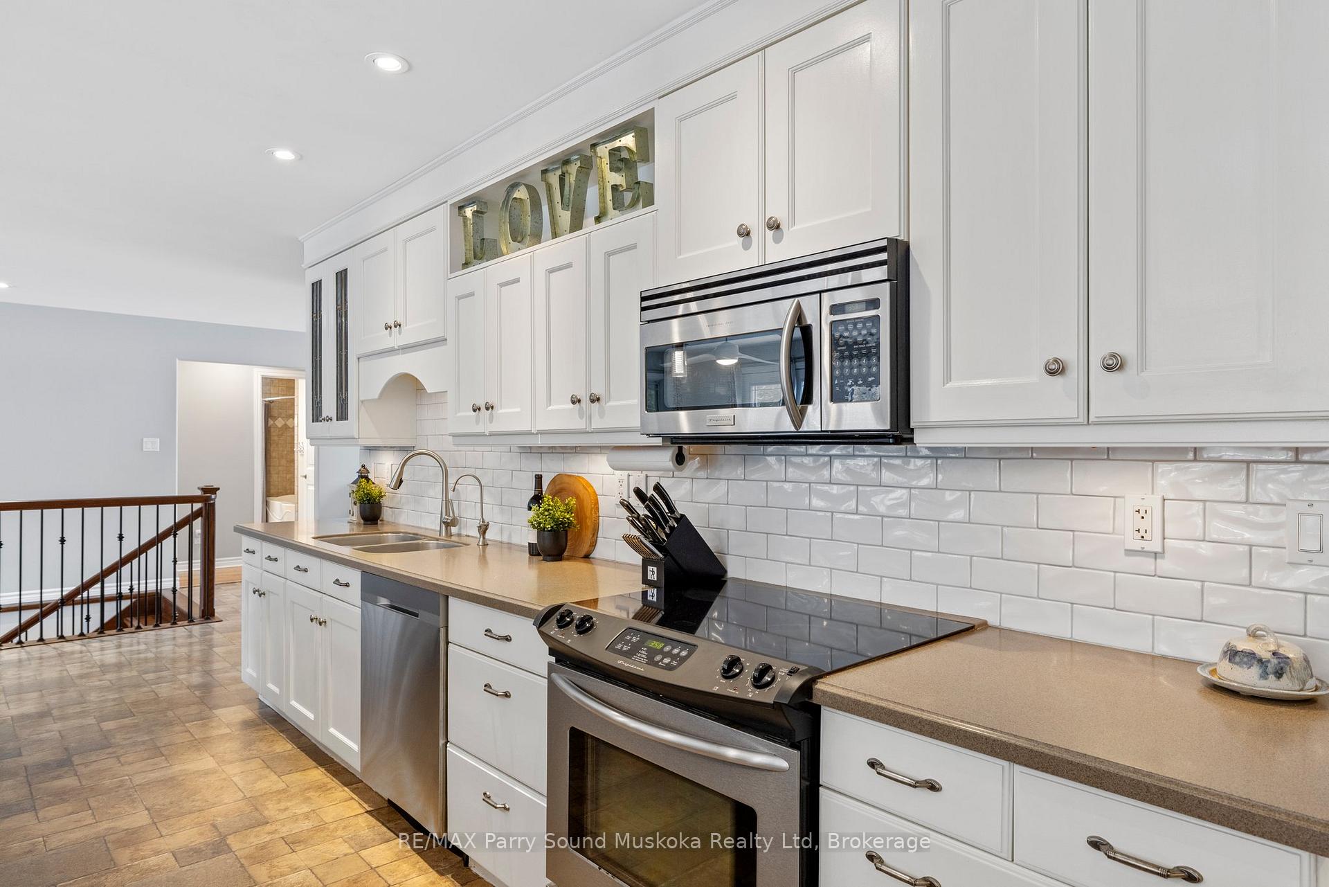 Photo 14 of 13 Lake Forest Drive, McDougall — HOMEH