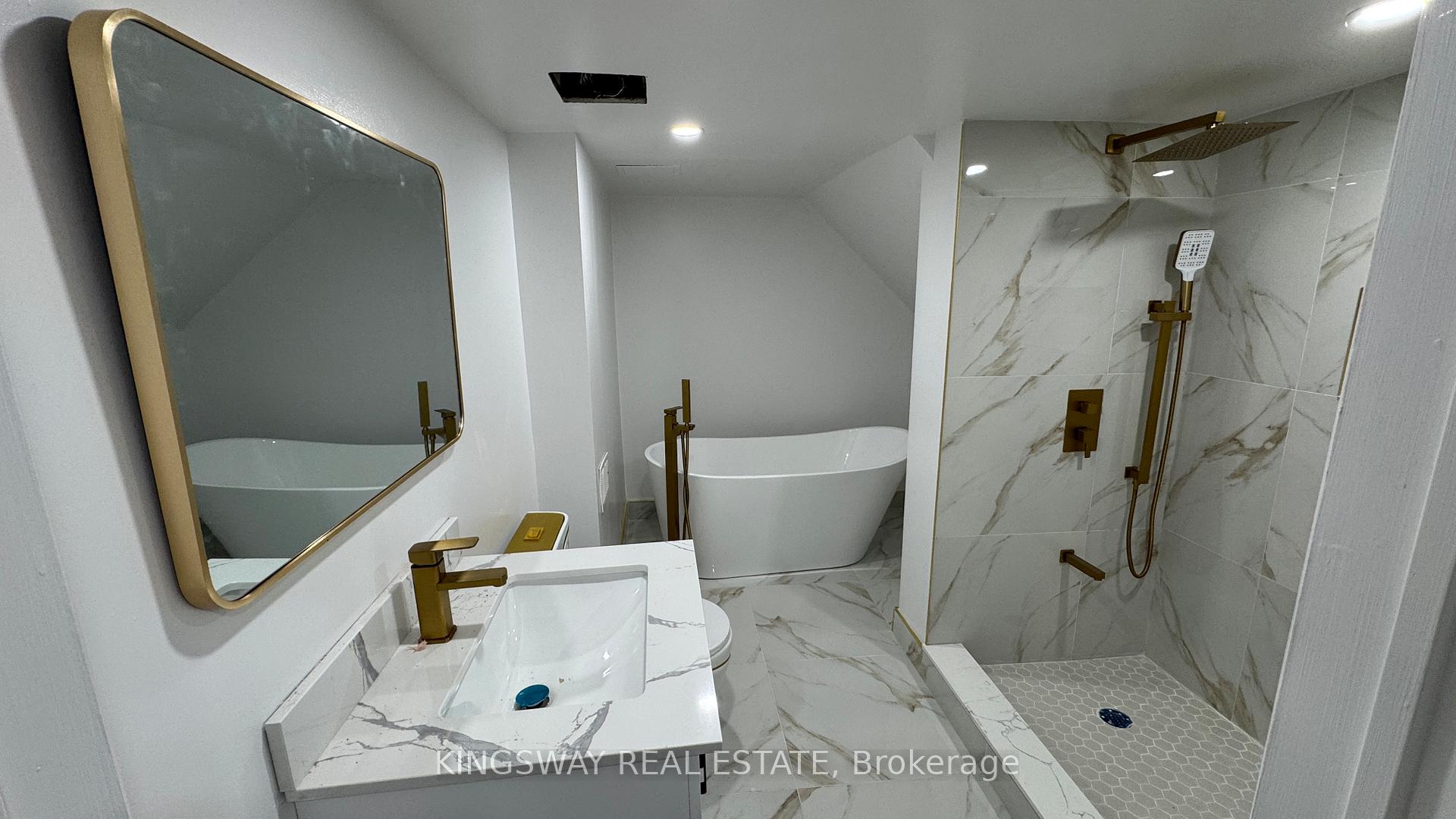 Photo 4 of Unit (Lower), 49 Riverglen Drive, Georgina, Keswick South — HOMEH