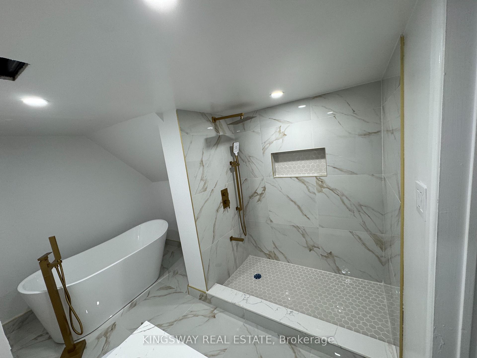 Photo 5 of Unit (Lower), 49 Riverglen Drive, Georgina, Keswick South — HOMEH