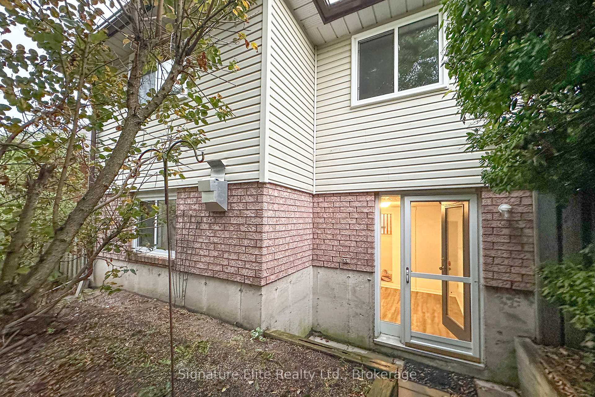 Photo 18 of 45 Mcfeeters Crescent, Clarington, Bowmanville — HOMEH