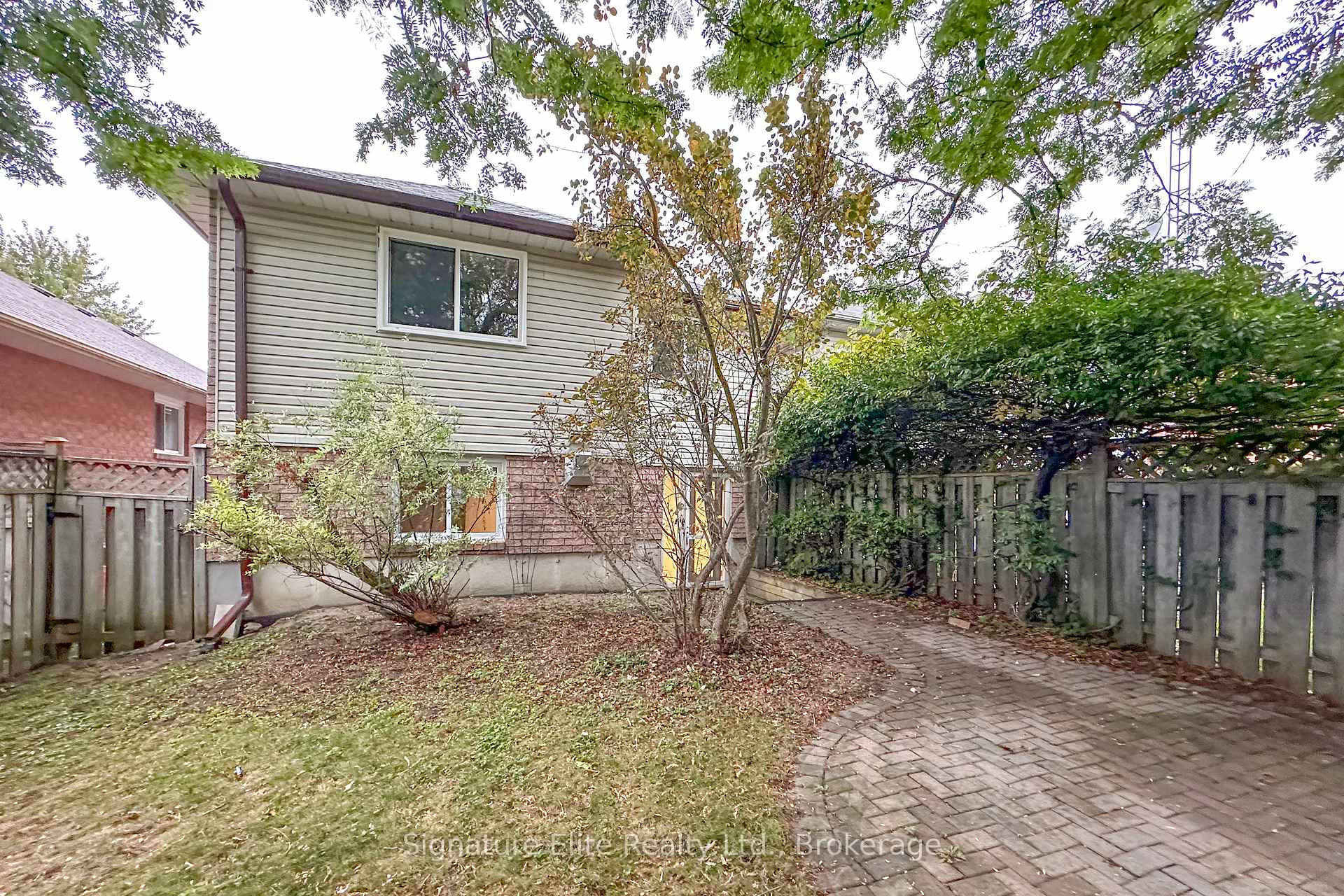 Photo 19 of 45 Mcfeeters Crescent, Clarington, Bowmanville — HOMEH