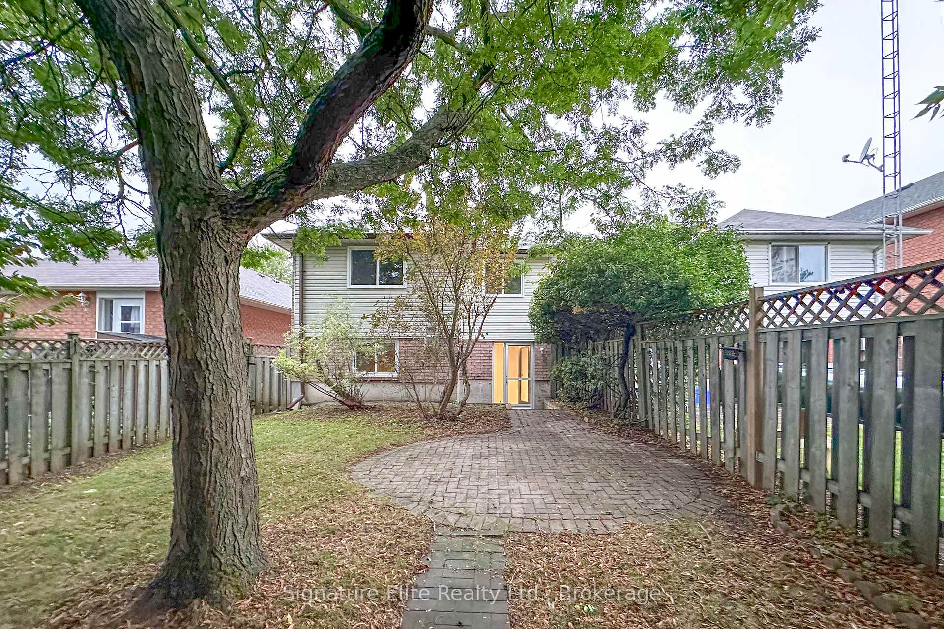 Photo 20 of 45 Mcfeeters Crescent, Clarington, Bowmanville — HOMEH