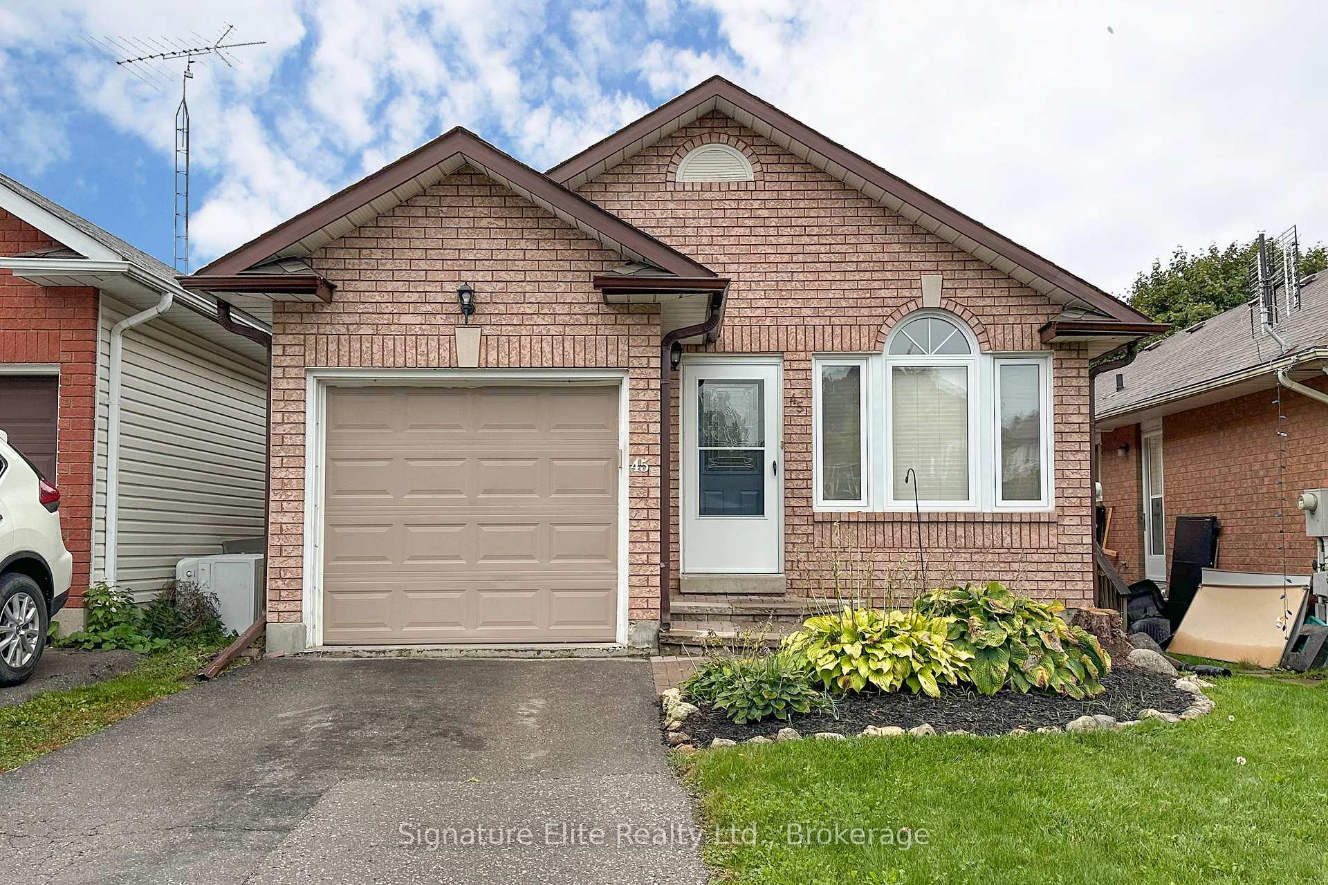 Photo 22 of 45 Mcfeeters Crescent, Clarington, Bowmanville — HOMEH