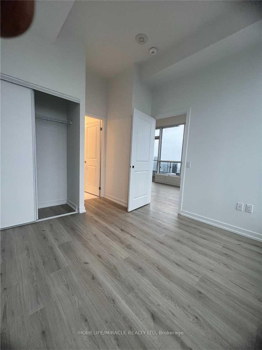 Photo 5 of Unit 5304, 395 Bloor Street E, Toronto, North St. James Town — HOMEH
