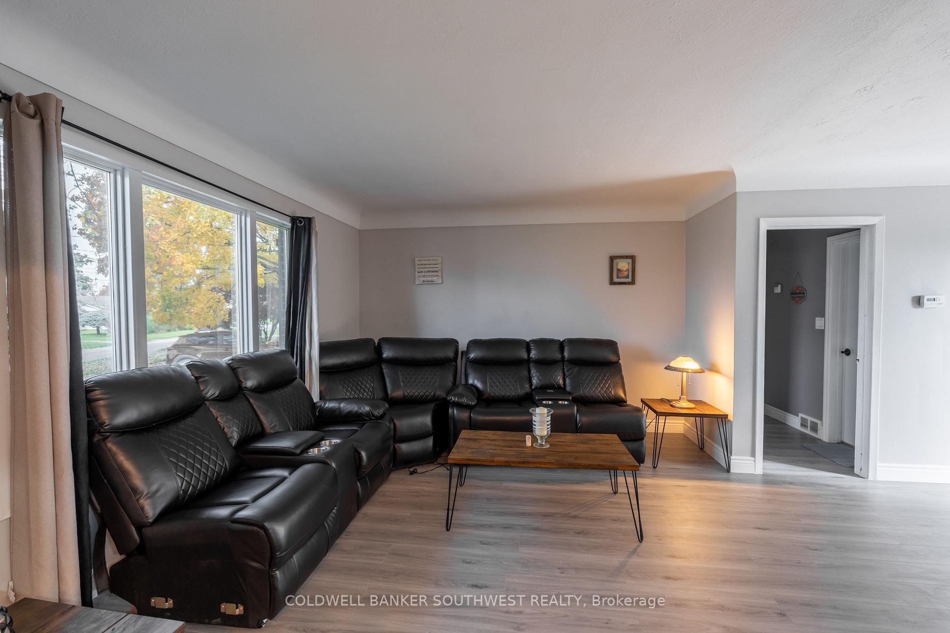Photo 4 of 42 Warwick Drive, Chatham-Kent, Wallaceburg — HOMEH