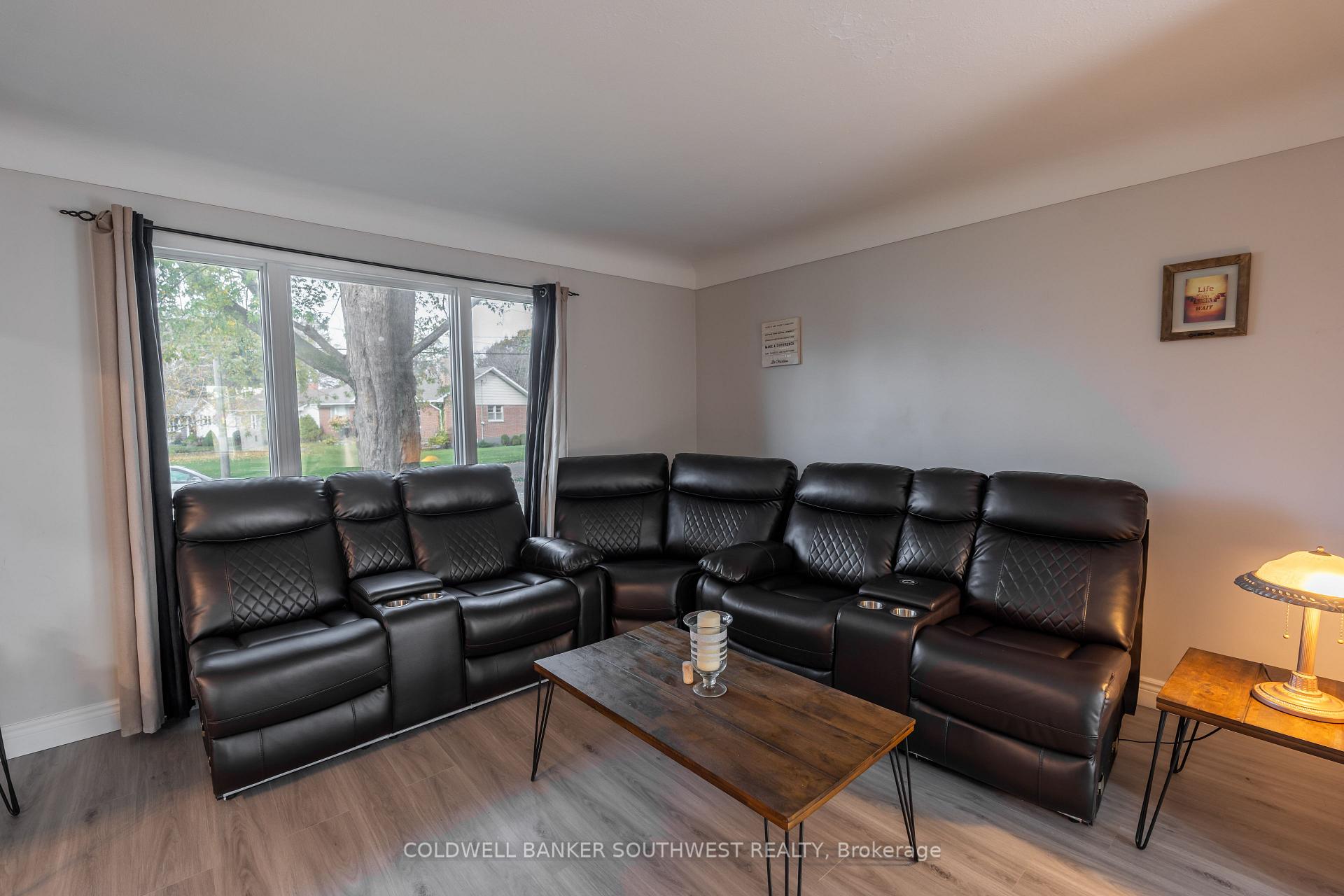 Photo 5 of 42 Warwick Drive, Chatham-Kent, Wallaceburg — HOMEH