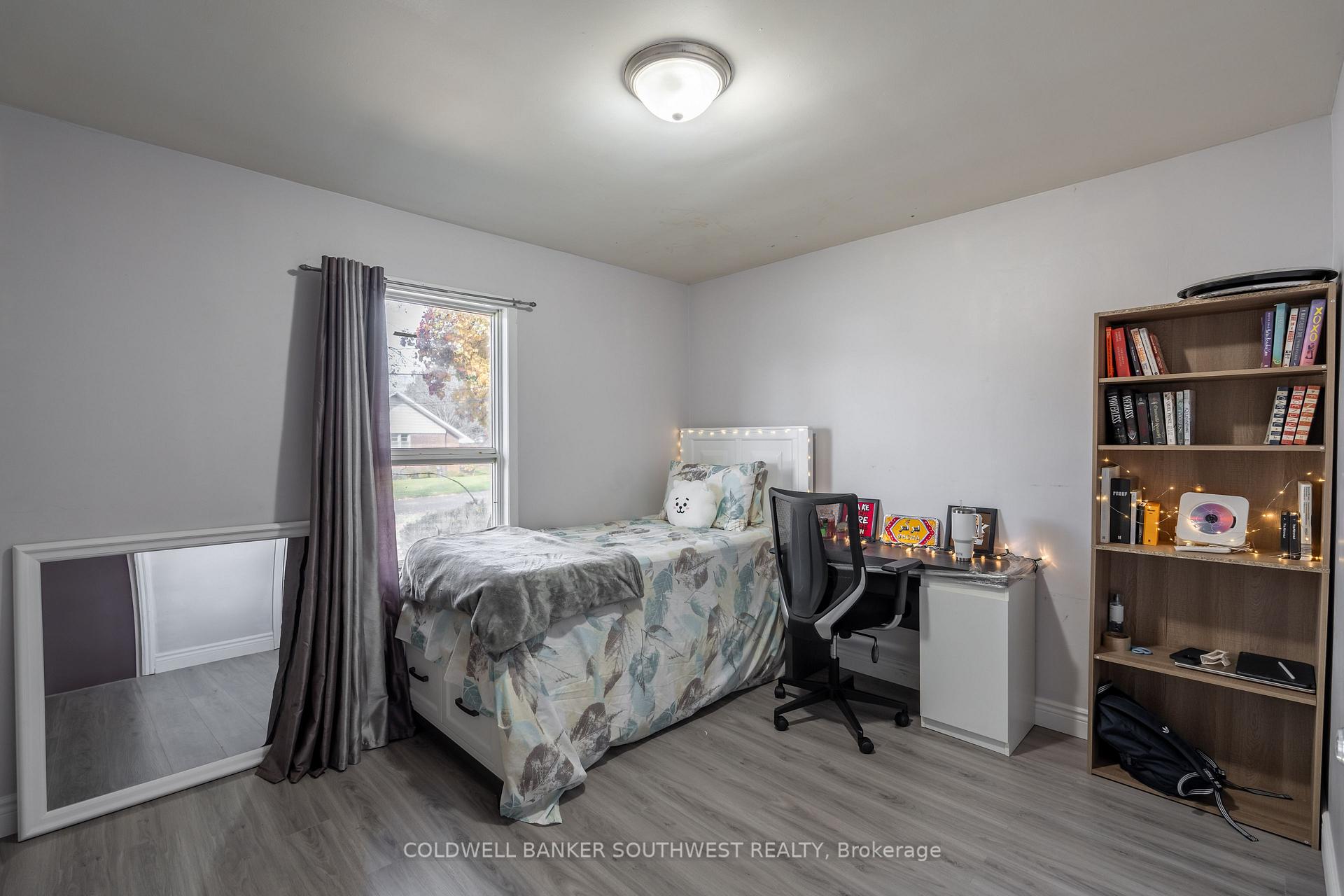 Photo 10 of 42 Warwick Drive, Chatham-Kent, Wallaceburg — HOMEH