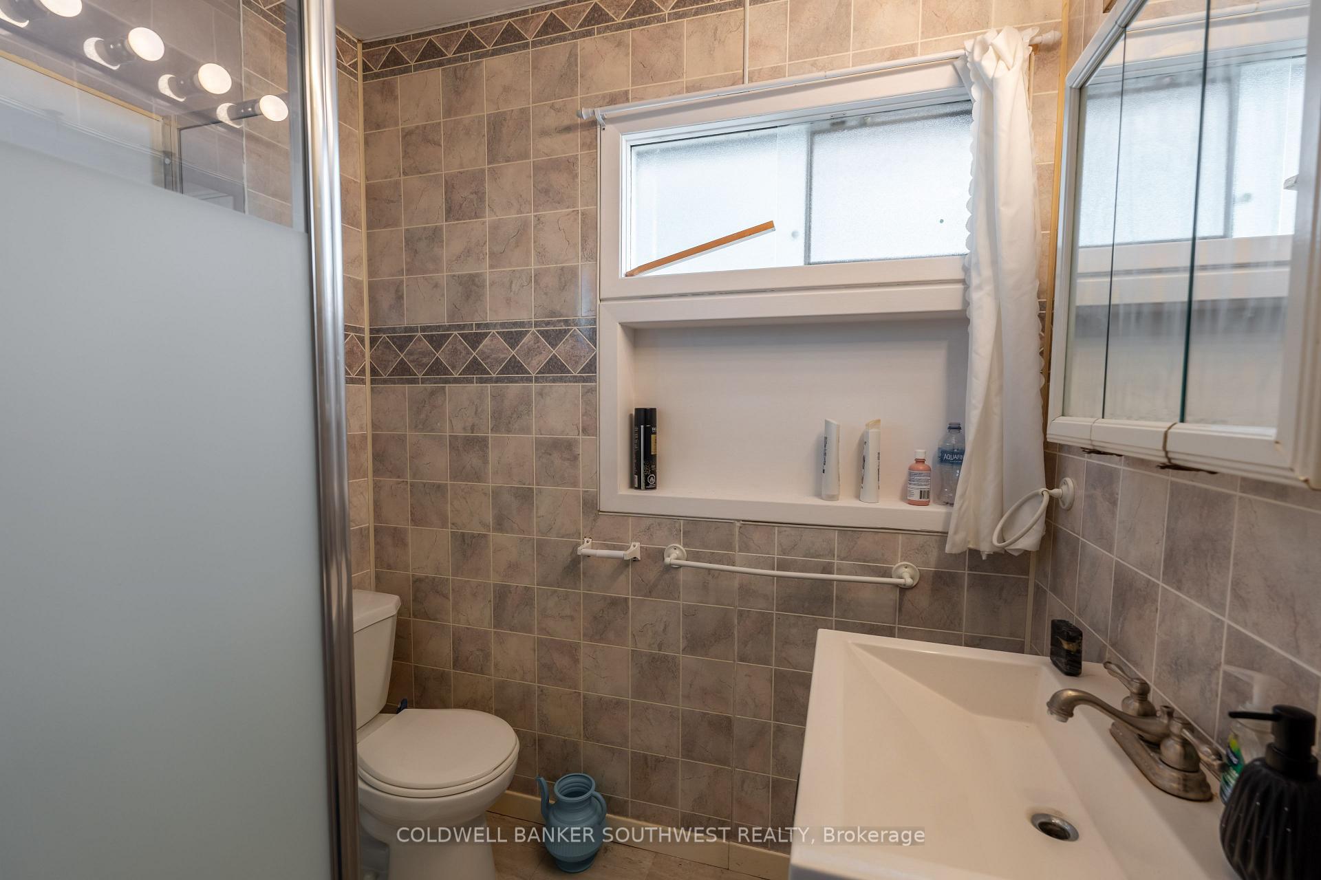 Photo 13 of 42 Warwick Drive, Chatham-Kent, Wallaceburg — HOMEH