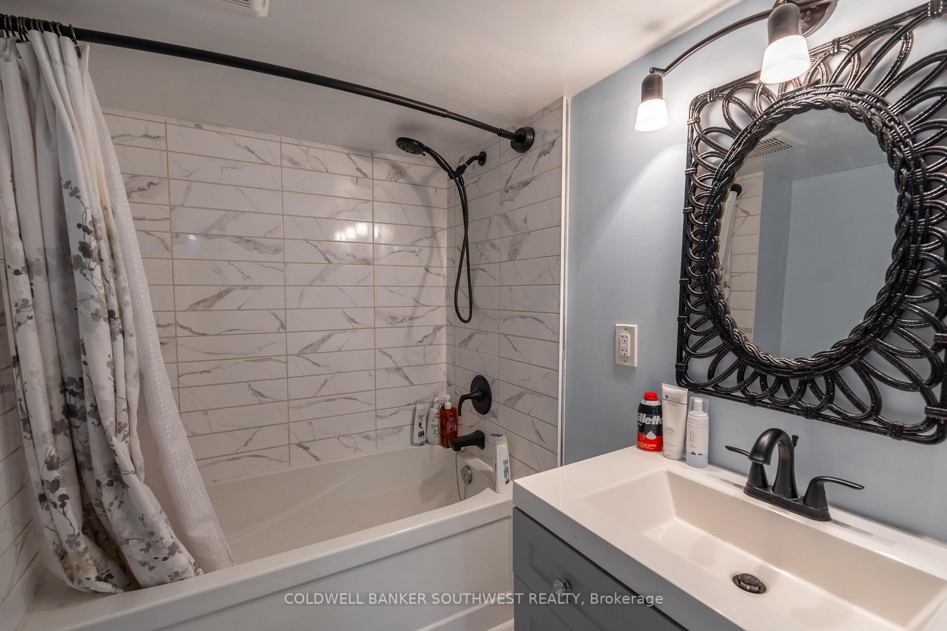 Photo 22 of 42 Warwick Drive, Chatham-Kent, Wallaceburg — HOMEH