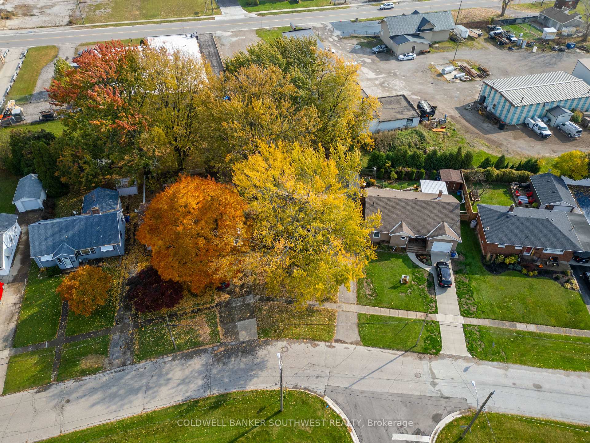 Photo 33 of 42 Warwick Drive, Chatham-Kent, Wallaceburg — HOMEH