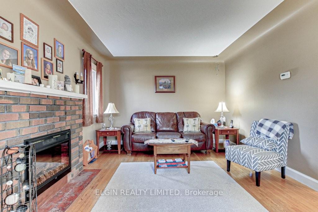 Photo 4 of 128 Myrtle Street, St. Thomas — HOMEH
