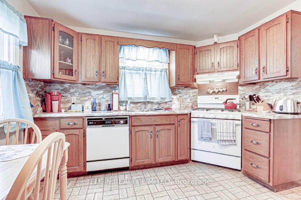 Photo 9 of 128 Myrtle Street, St. Thomas — HOMEH