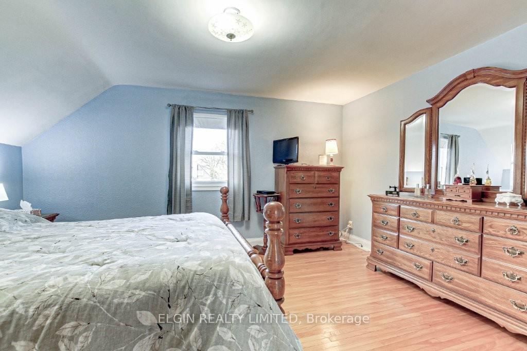 Photo 15 of 128 Myrtle Street, St. Thomas — HOMEH