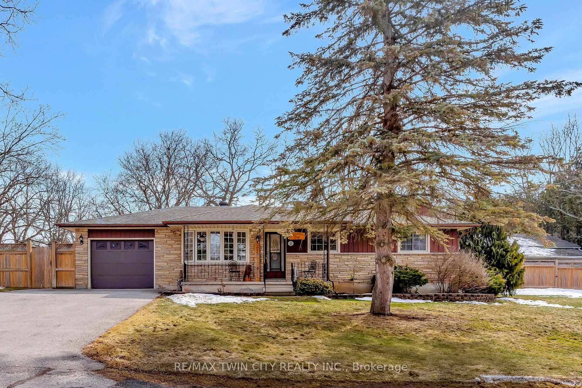 Photo 1 of 22 Victoria Street, North Dumfries — HOMEH