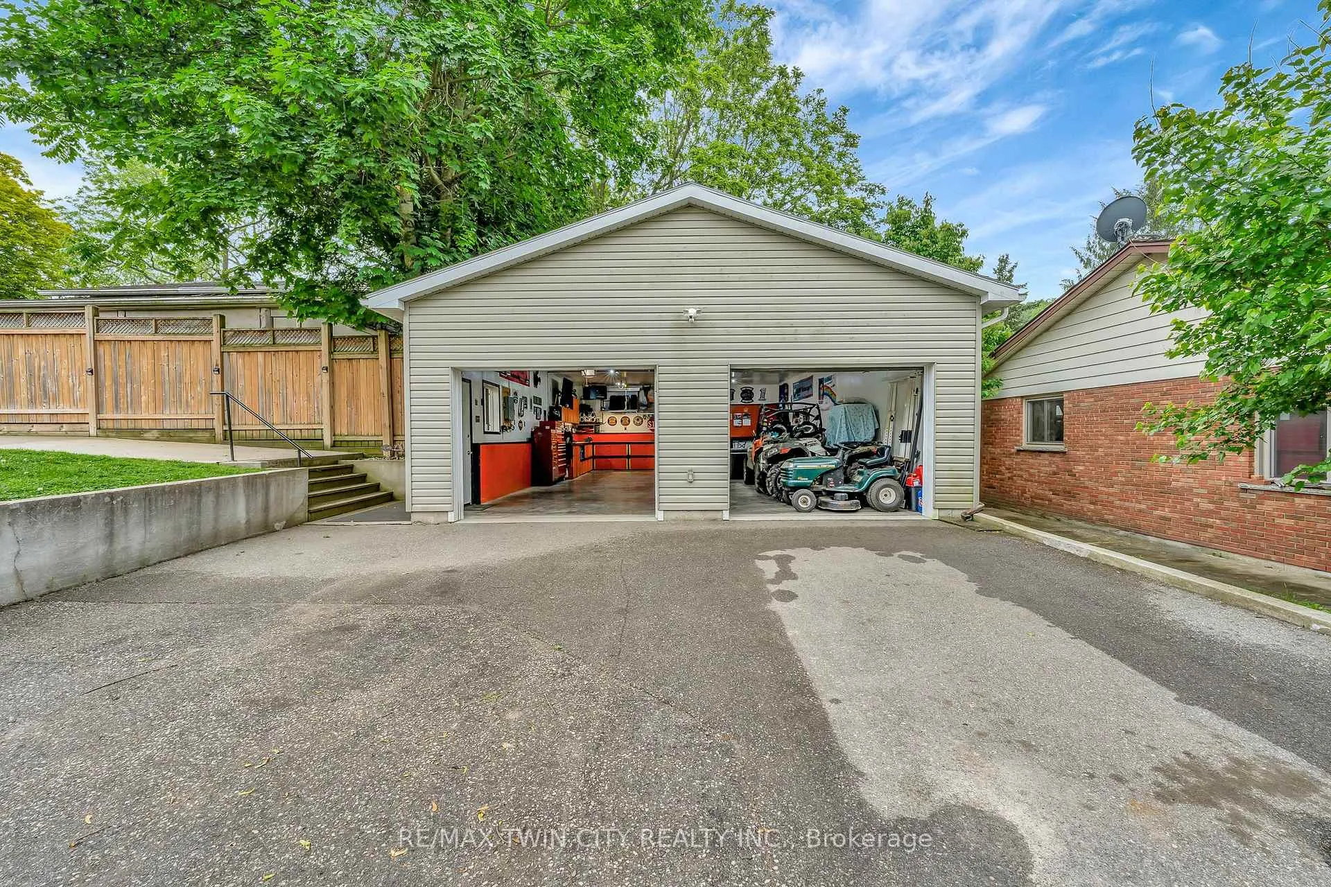 Photo 23 of 22 Victoria Street, North Dumfries — HOMEH