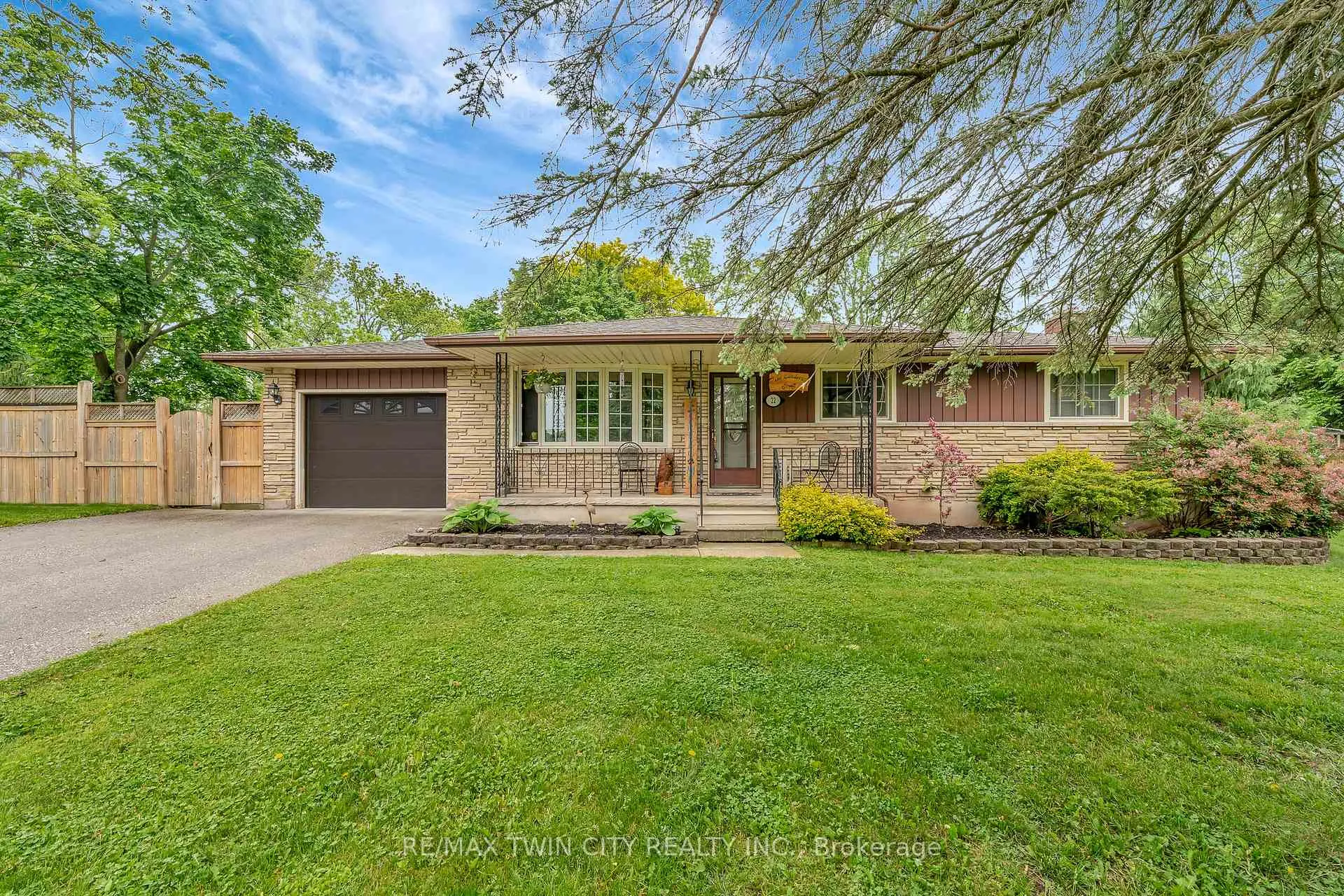 Photo 27 of 22 Victoria Street, North Dumfries — HOMEH