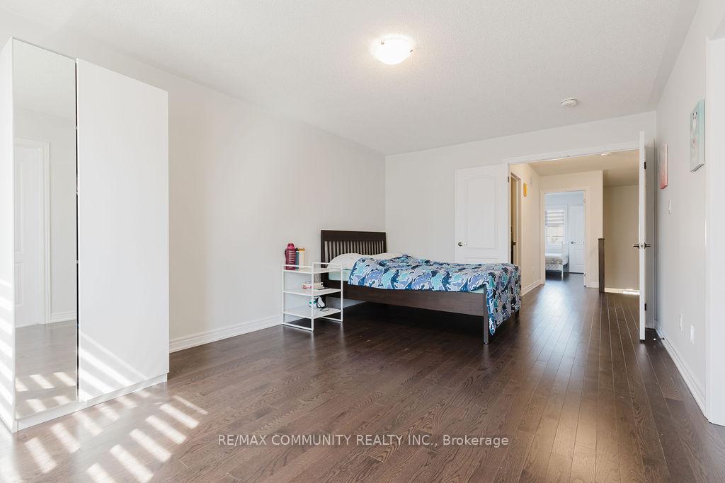 Photo 20 of 100 Folgate Crescent, Brampton, Sandringham-Wellington North — HOMEH