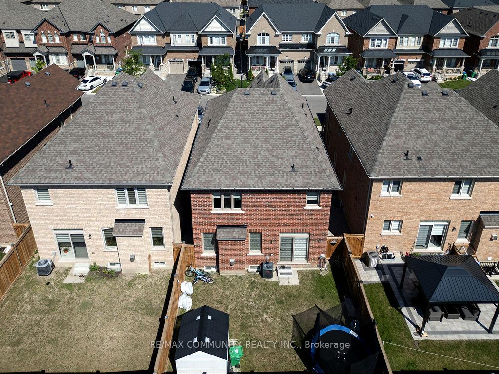 Photo 42 of 100 Folgate Crescent, Brampton, Sandringham-Wellington North — HOMEH