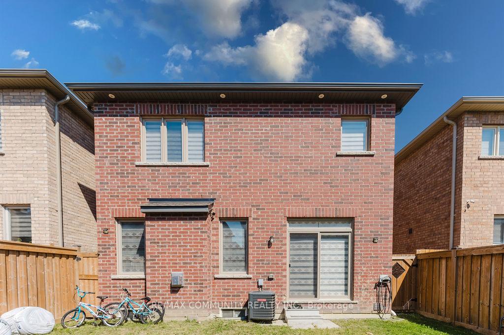 Photo 44 of 100 Folgate Crescent, Brampton, Sandringham-Wellington North — HOMEH
