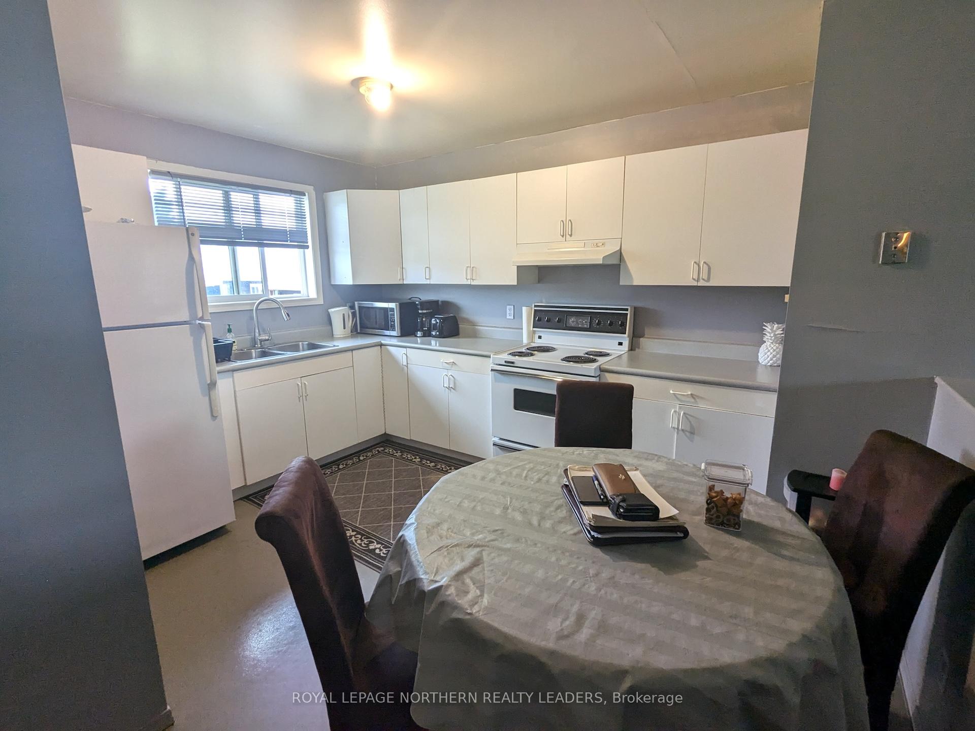 Photo 5 of 1533 Birch Crescent, Greenstone, West — HOMEH