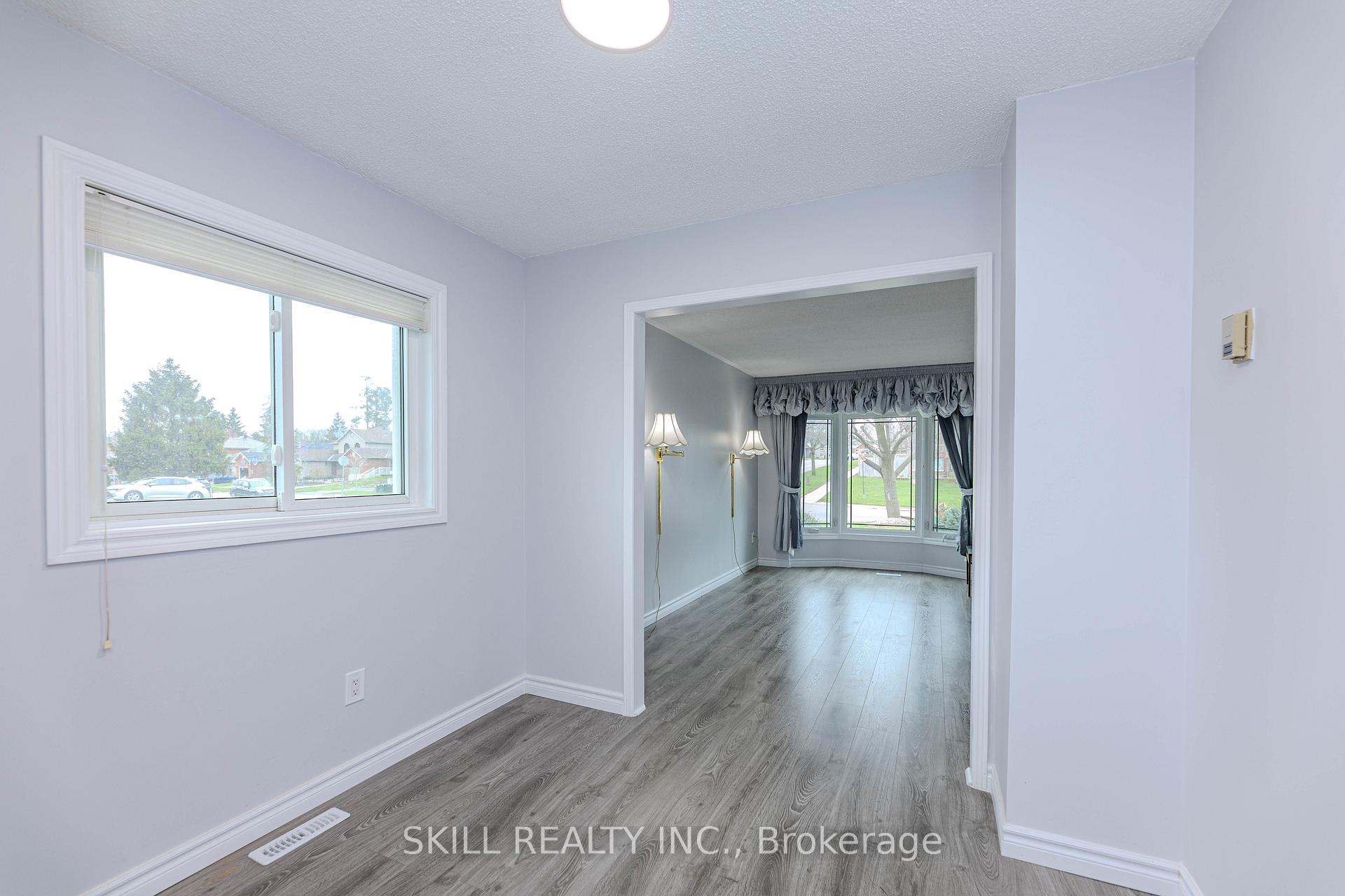 Photo 4 of 1 Nugent Court, Barrie, Northwest — HOMEH