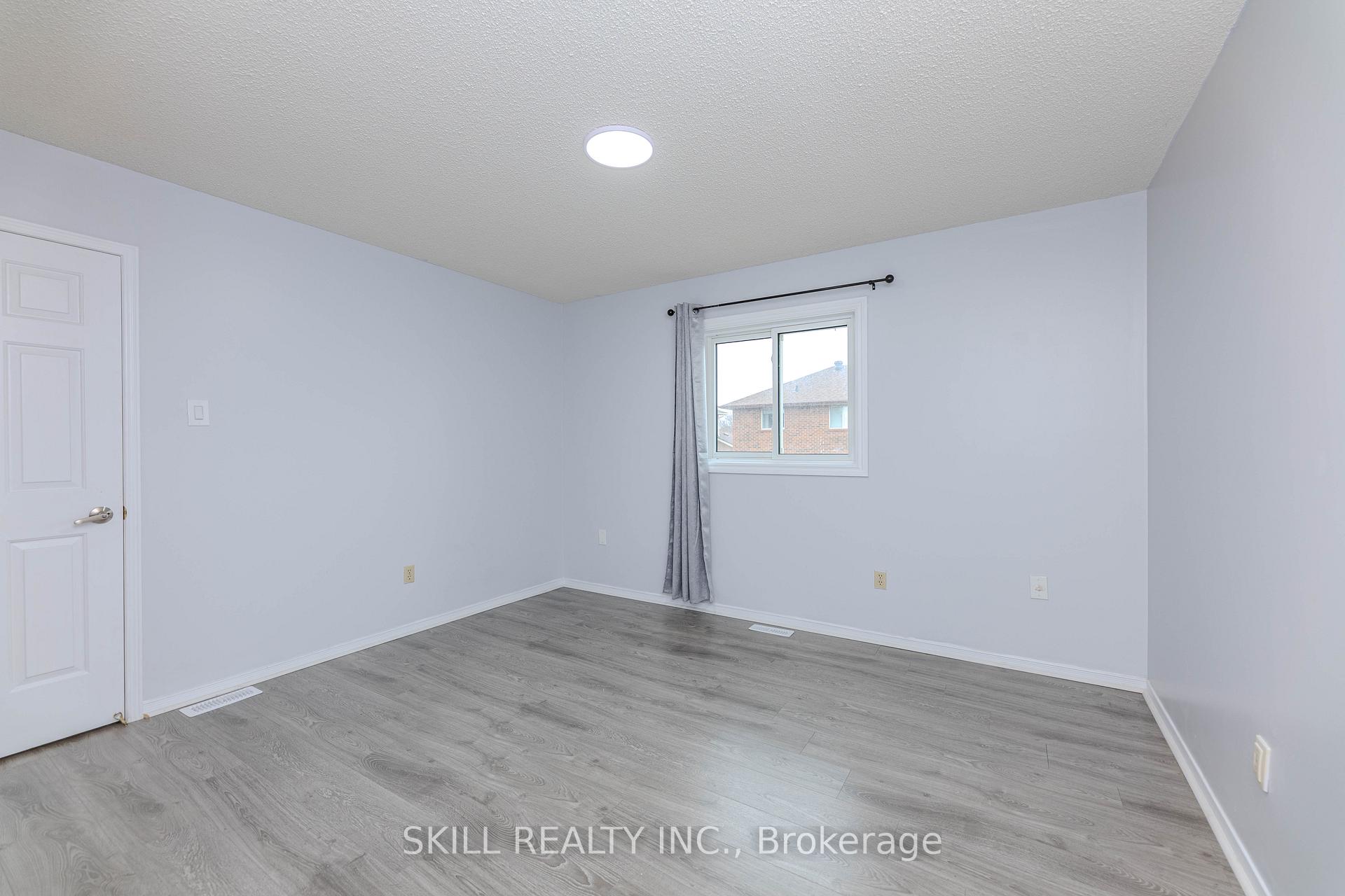 Photo 9 of 1 Nugent Court, Barrie, Northwest — HOMEH