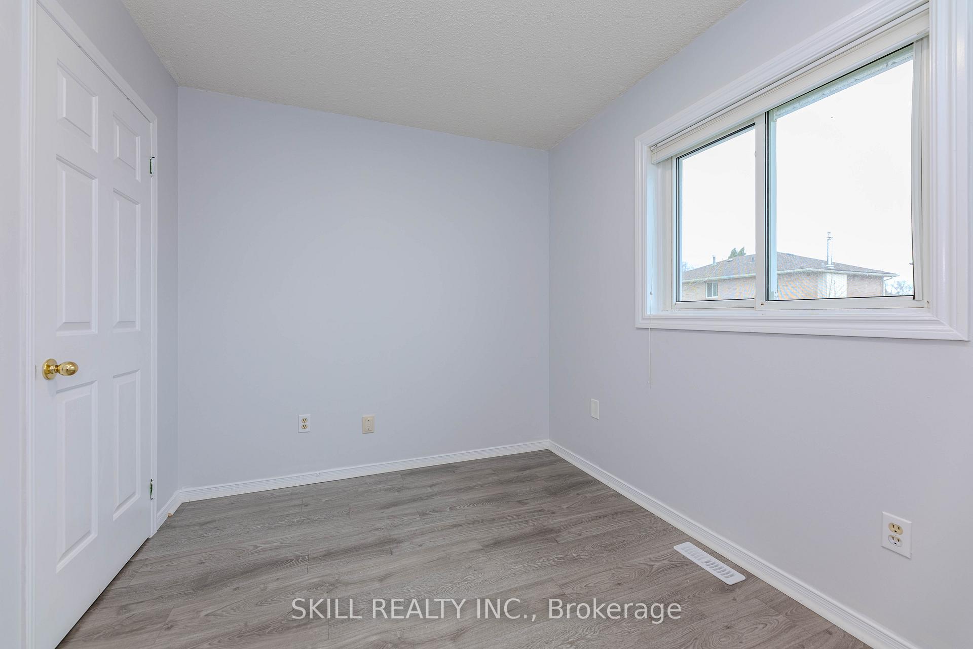 Photo 11 of 1 Nugent Court, Barrie, Northwest — HOMEH