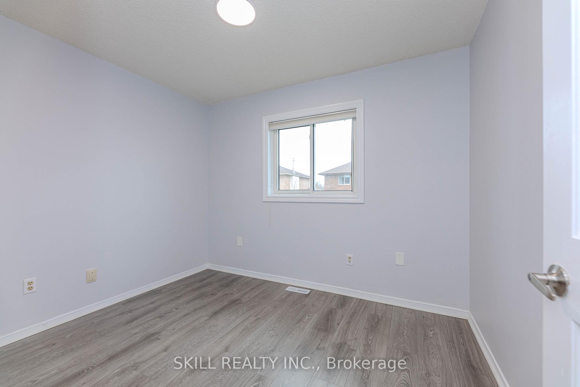 Photo 12 of 1 Nugent Court, Barrie, Northwest — HOMEH