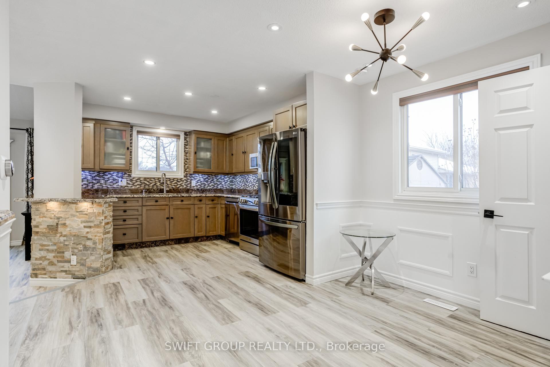 Photo 8 of 2 Buffalo Court, Hamilton, Stoney Creek Mountain — HOMEH