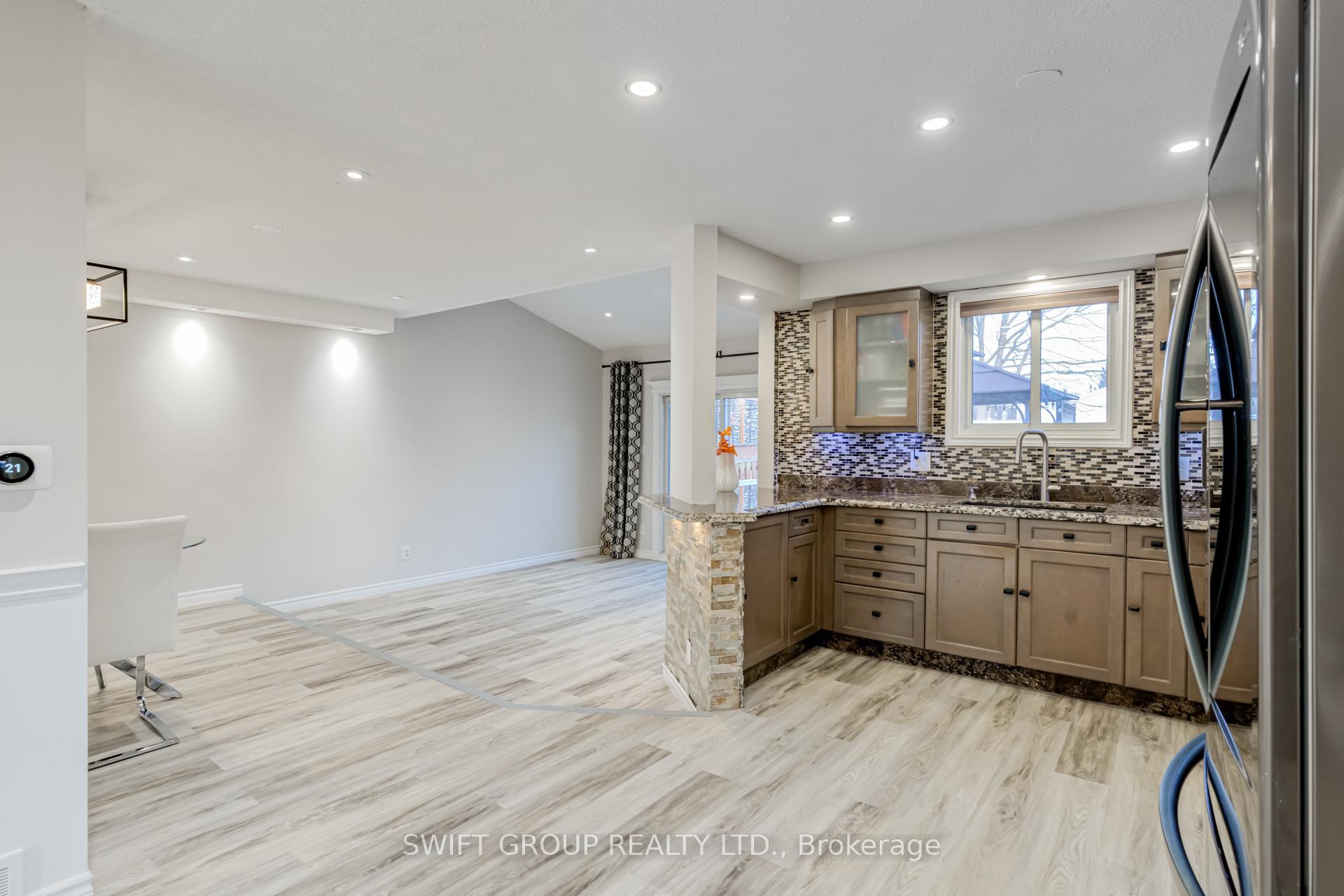 Photo 9 of 2 Buffalo Court, Hamilton, Stoney Creek Mountain — HOMEH