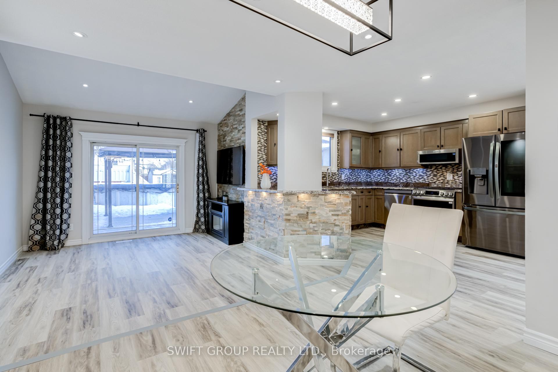 Photo 14 of 2 Buffalo Court, Hamilton, Stoney Creek Mountain — HOMEH