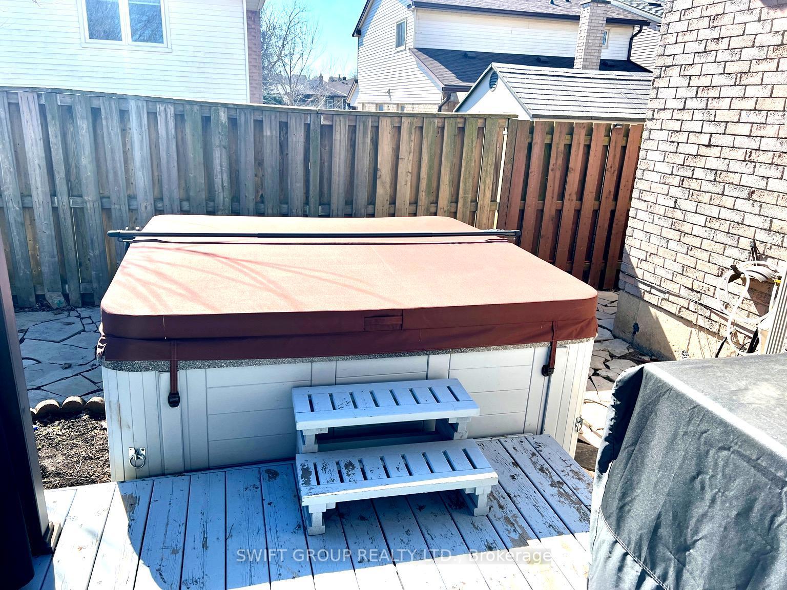 Photo 34 of 2 Buffalo Court, Hamilton, Stoney Creek Mountain — HOMEH