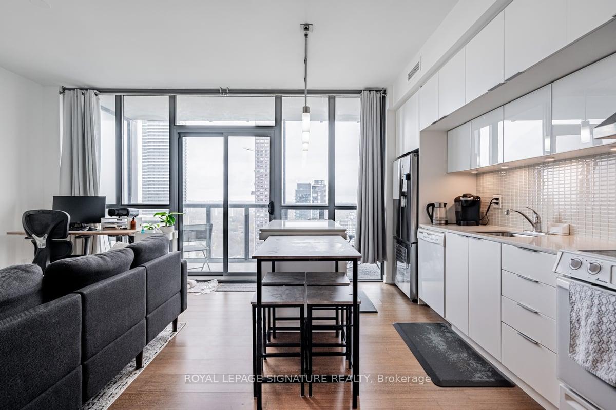Photo 13 of Unit 3310, 110 Charles Street E, Toronto, Church-Yonge Corridor — HOMEH